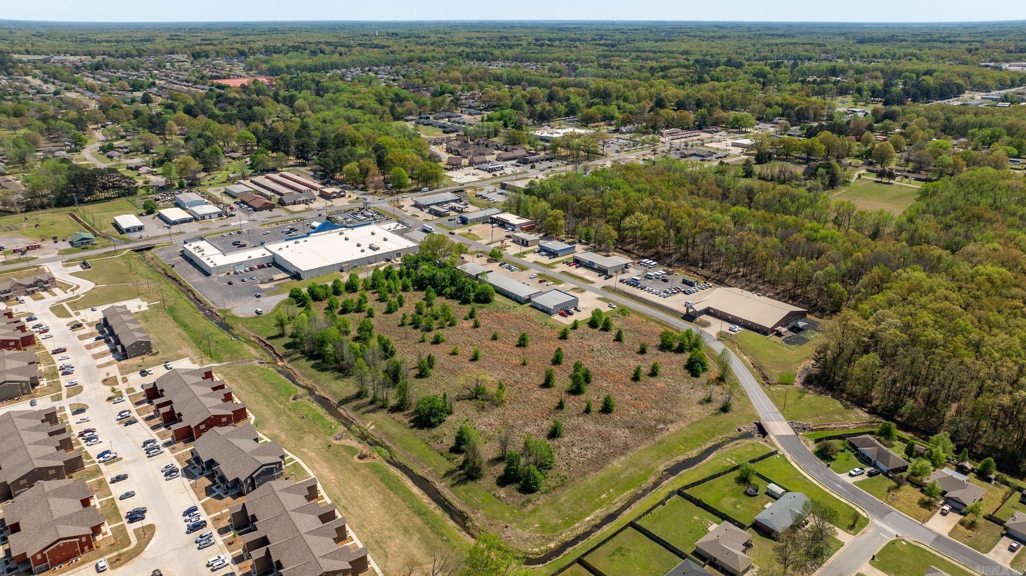 00  Plaza  Cabot, AR