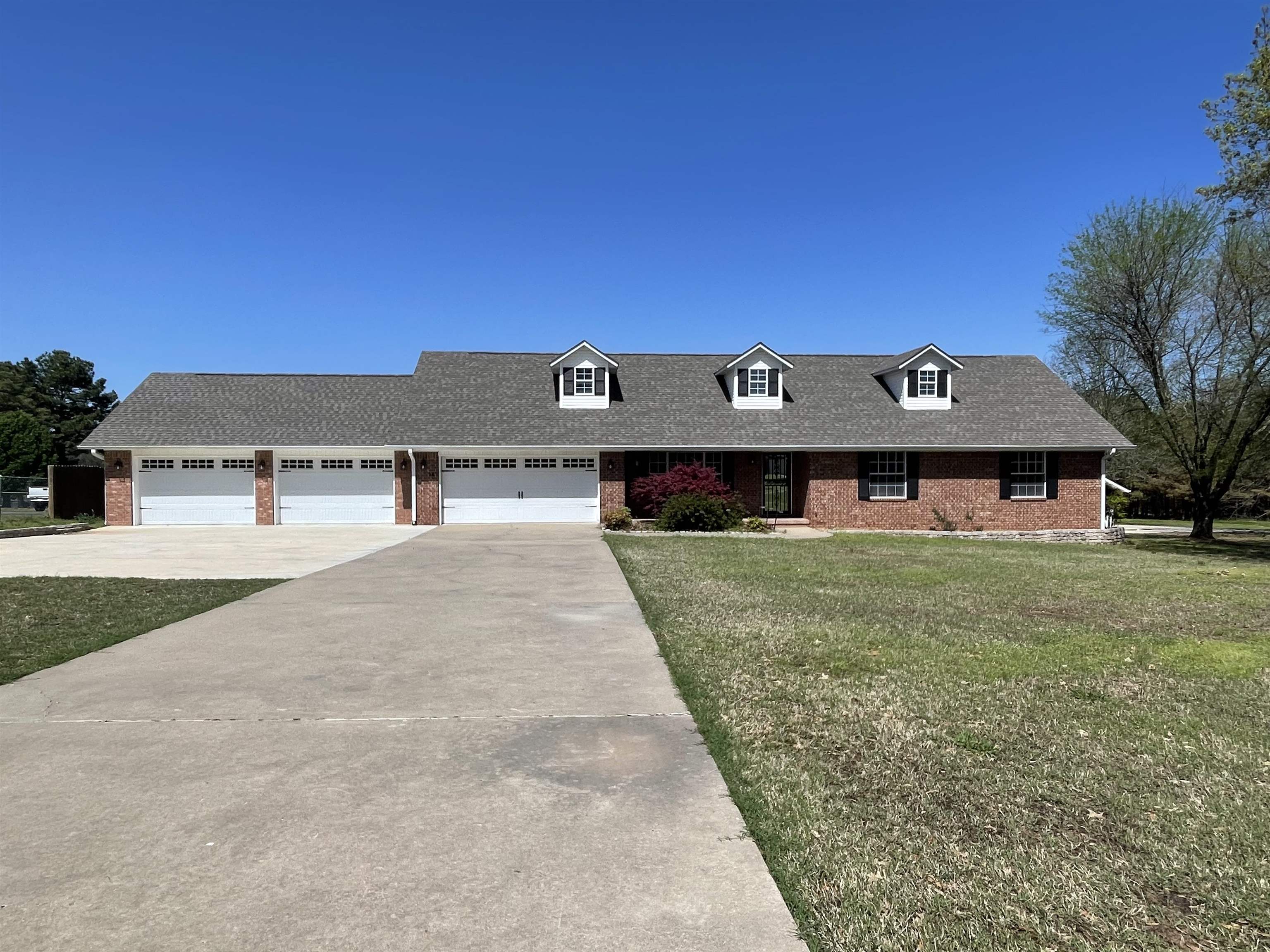 20  Shamrock  Clarksville, AR