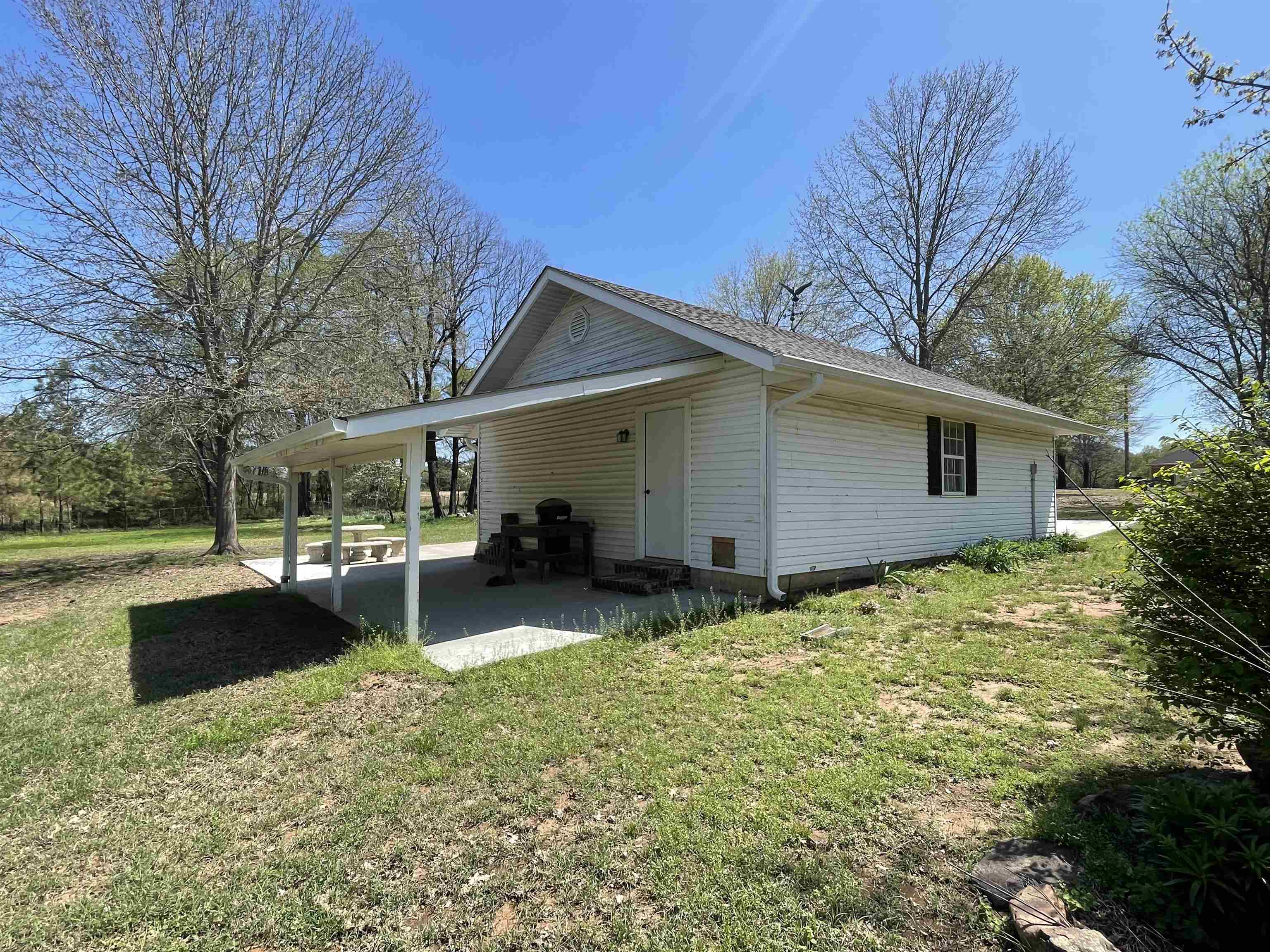 20  Shamrock  Clarksville, AR