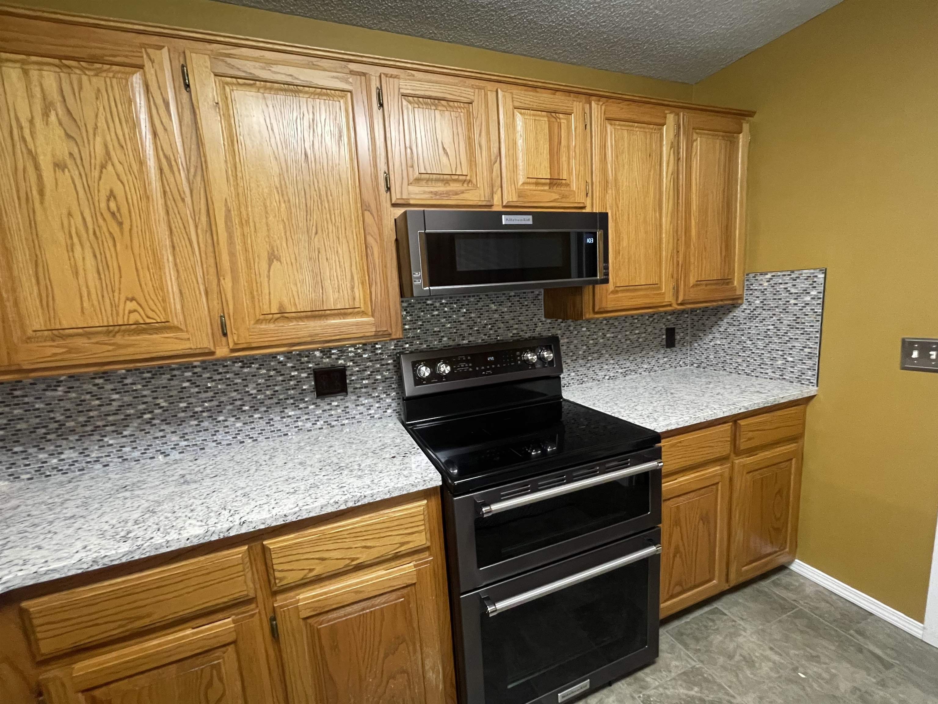 20  Shamrock  Clarksville, AR