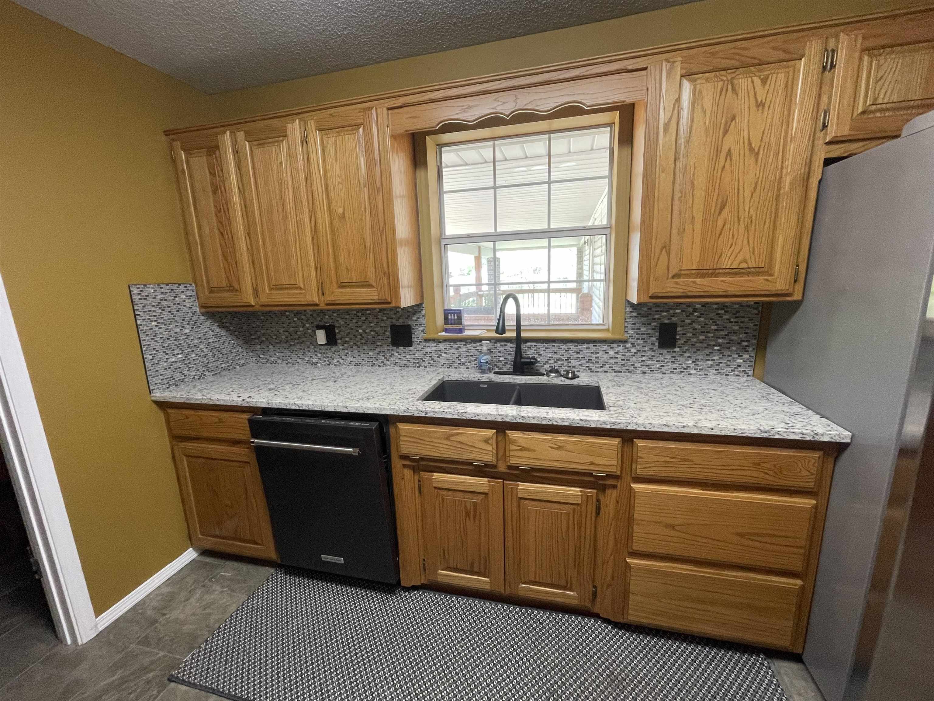20  Shamrock  Clarksville, AR