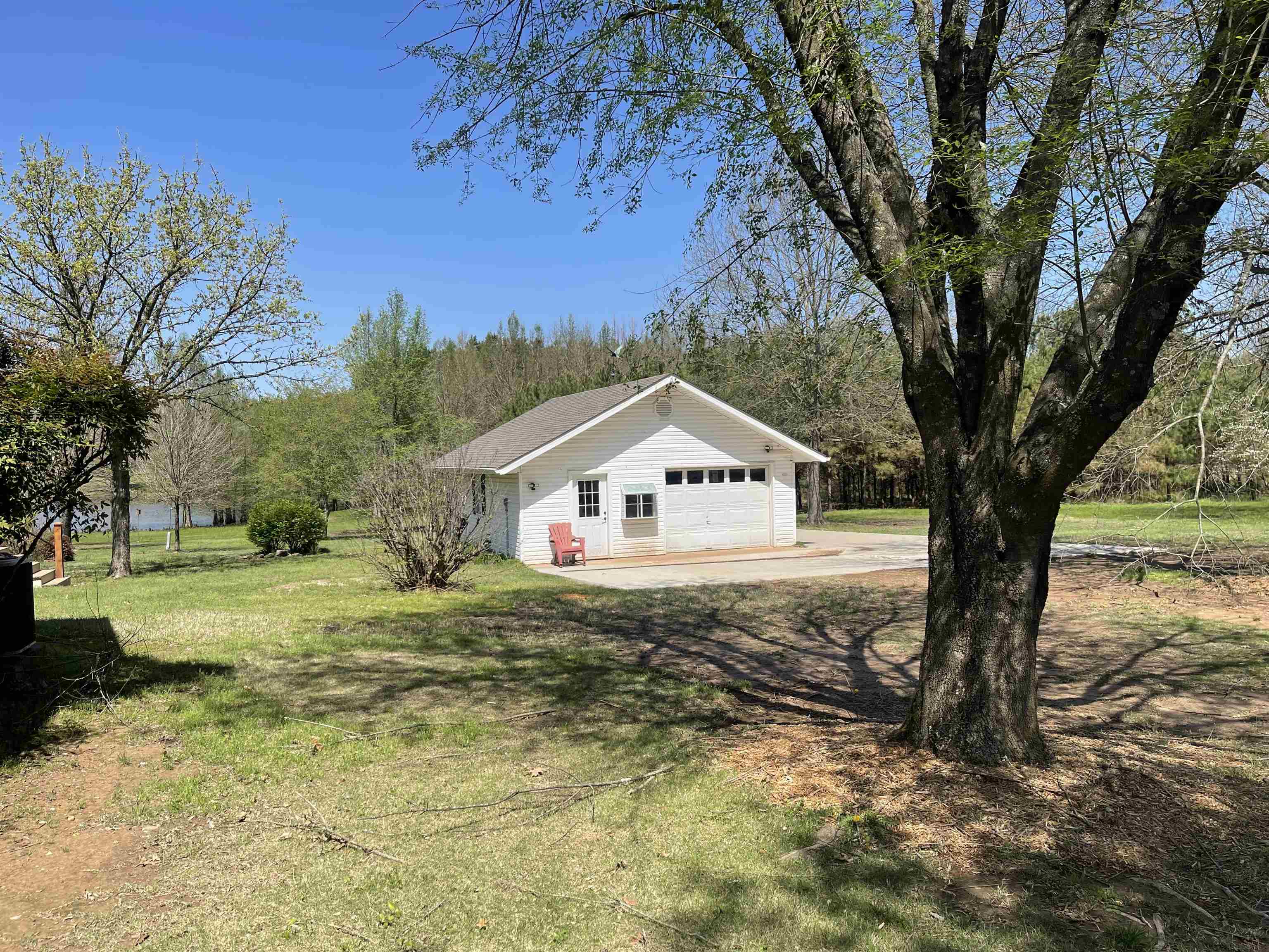 20  Shamrock  Clarksville, AR