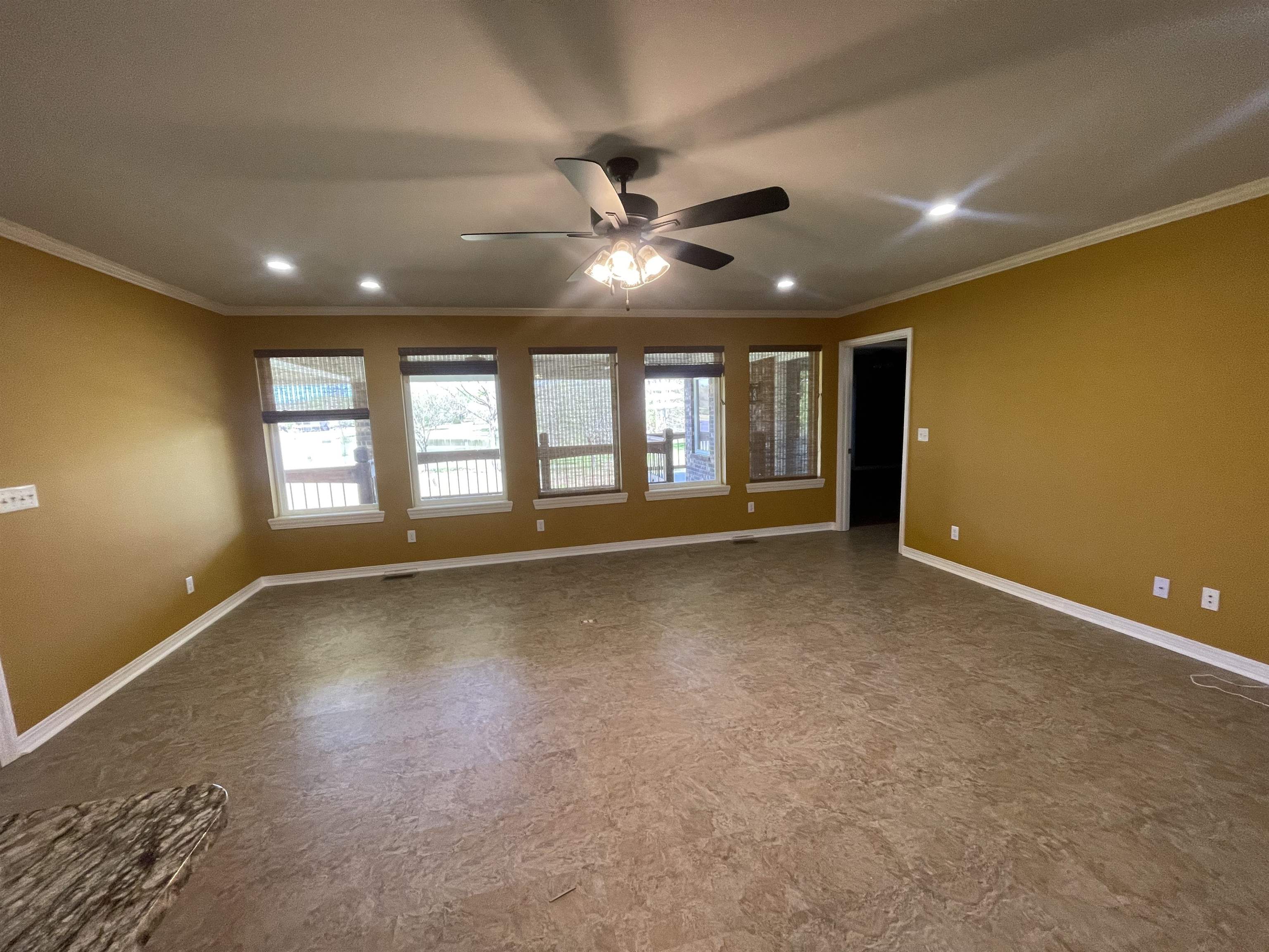 20  Shamrock  Clarksville, AR