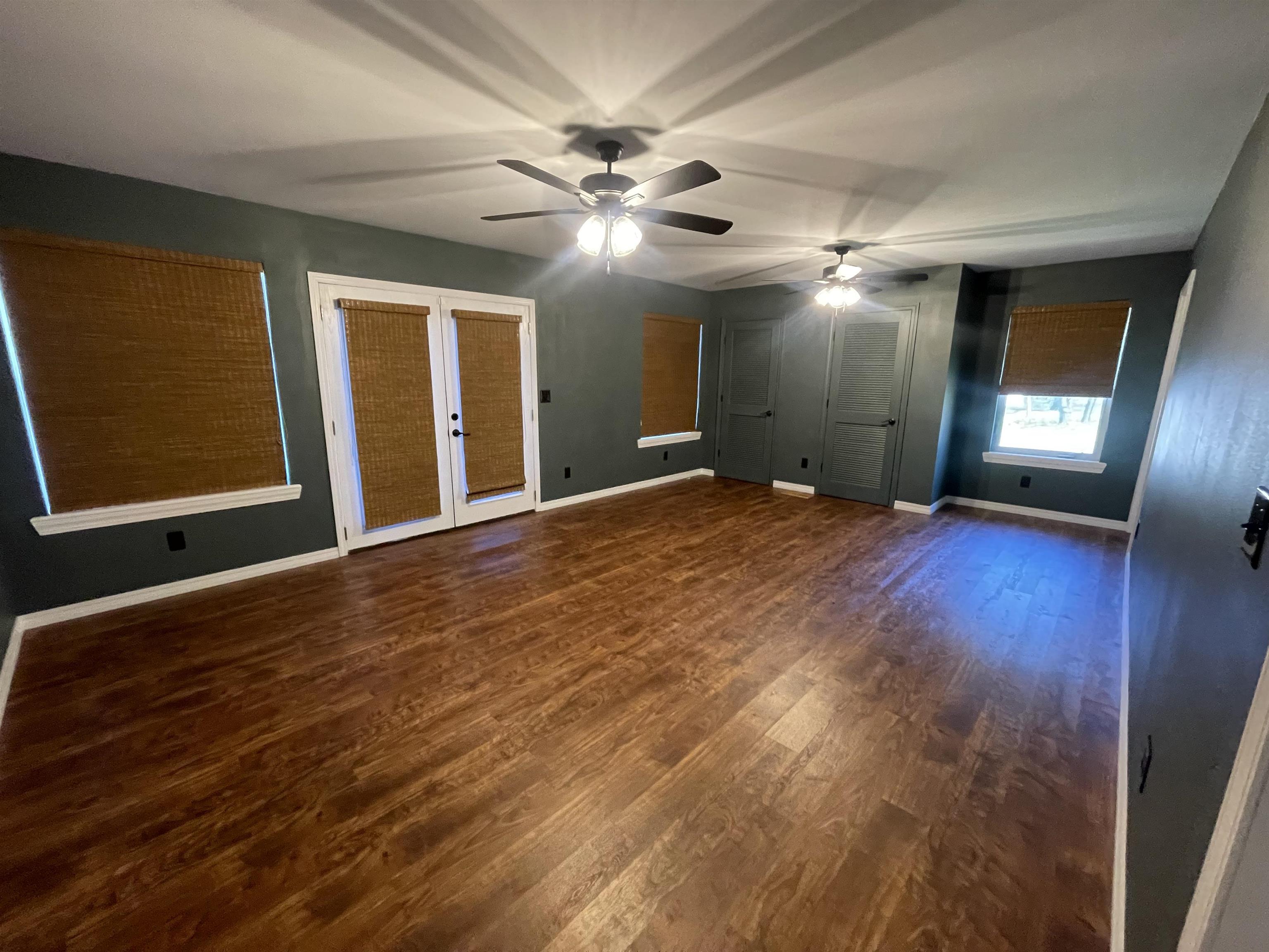 20  Shamrock  Clarksville, AR