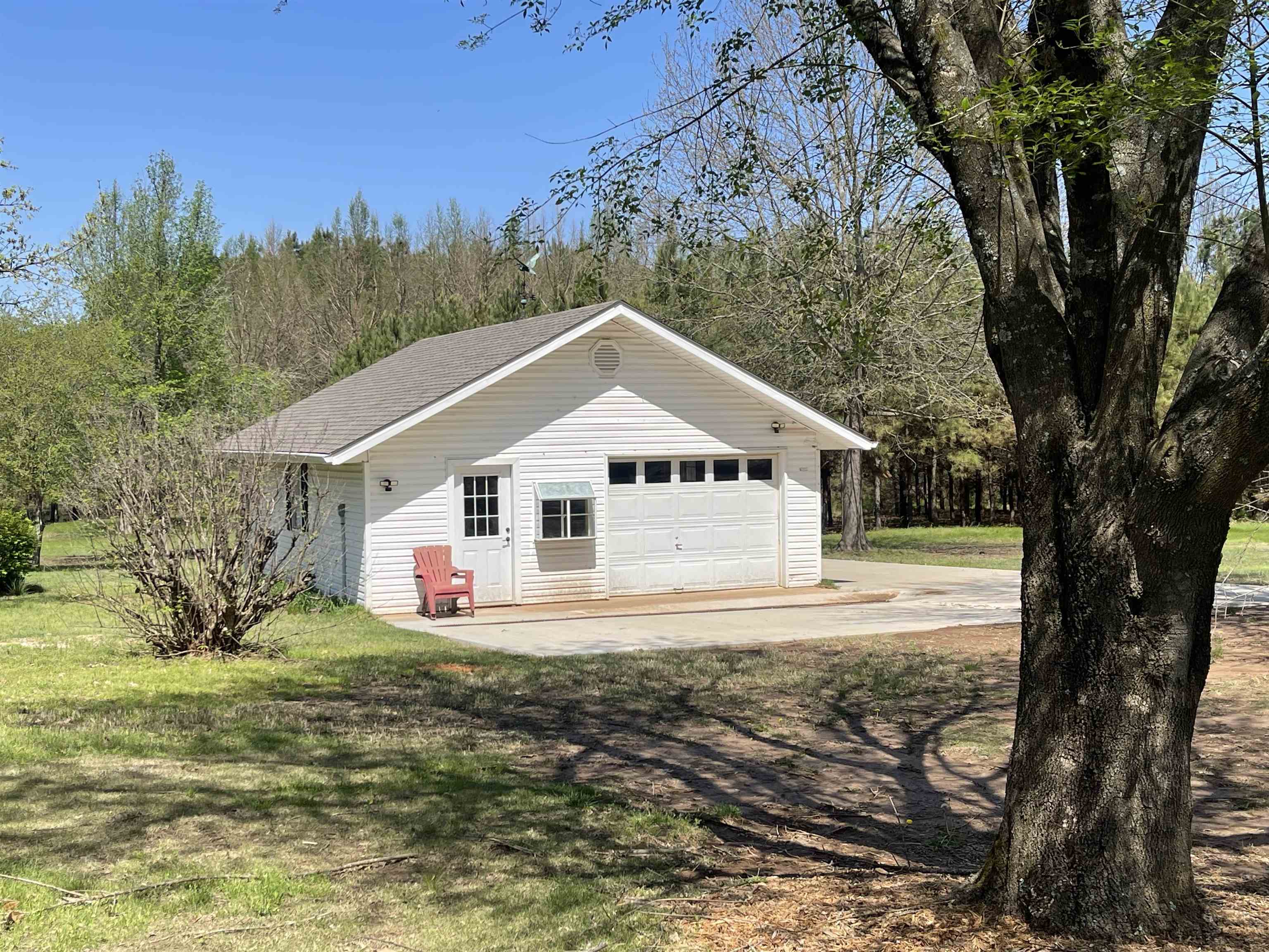 20  Shamrock  Clarksville, AR