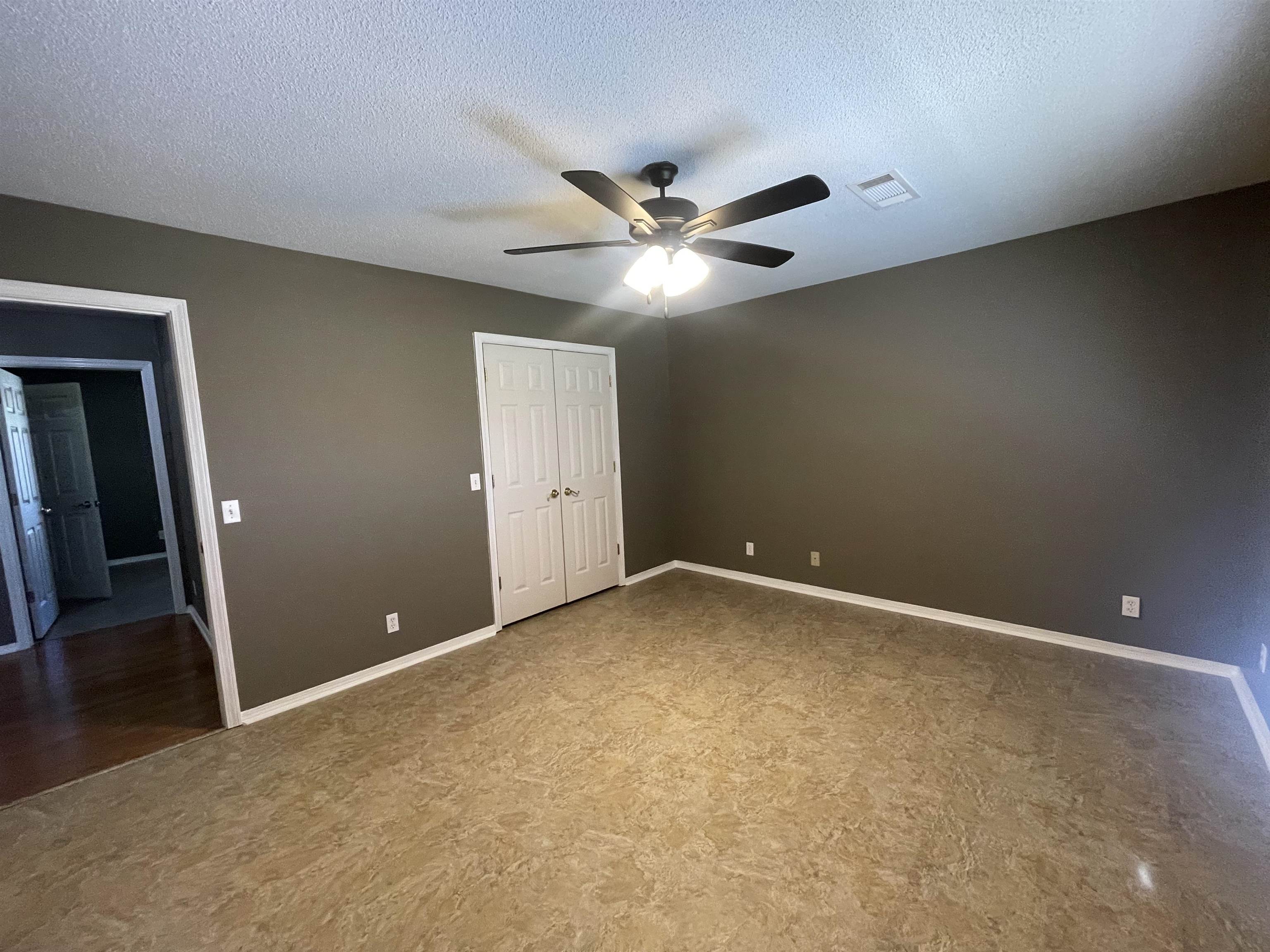 20  Shamrock  Clarksville, AR