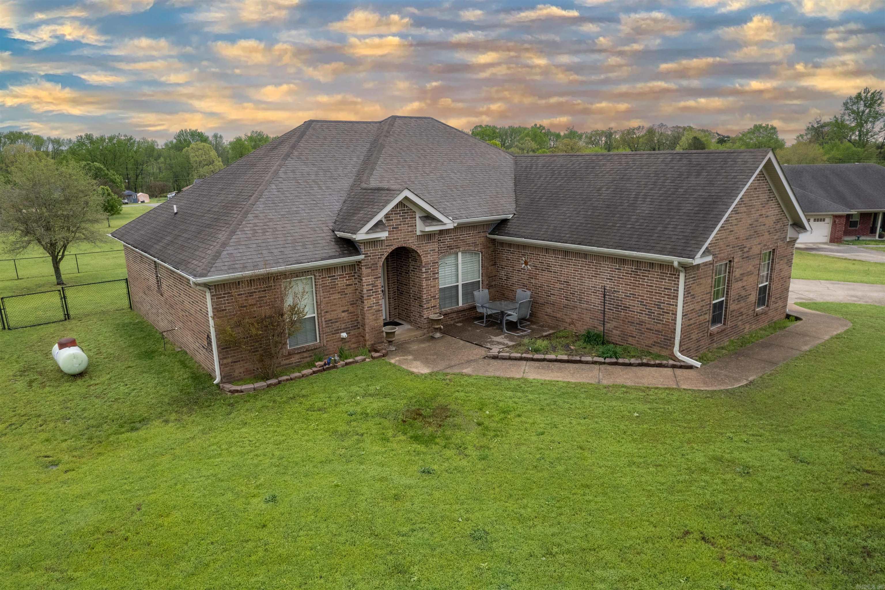 84  Robins Nest  Lonoke, AR