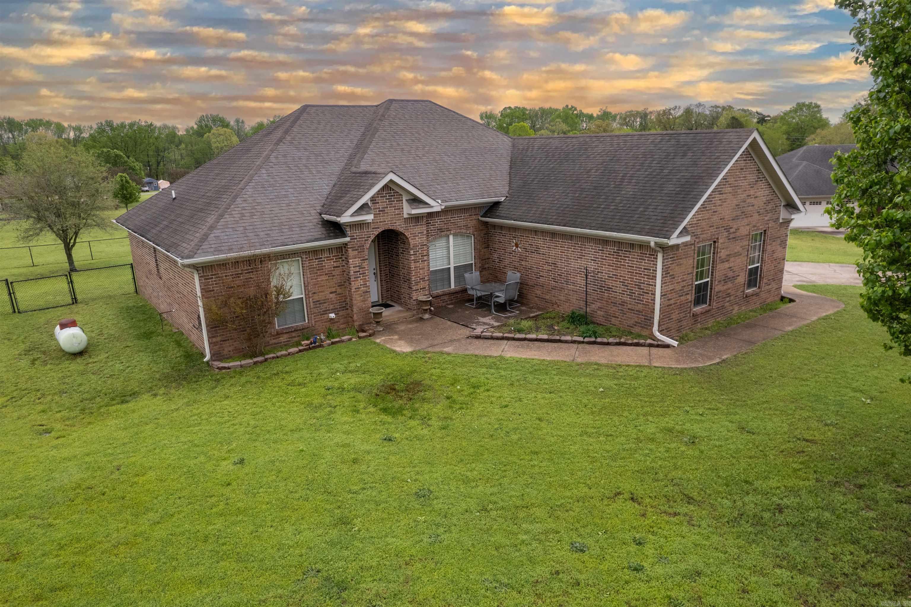 84  Robins Nest  Lonoke, AR