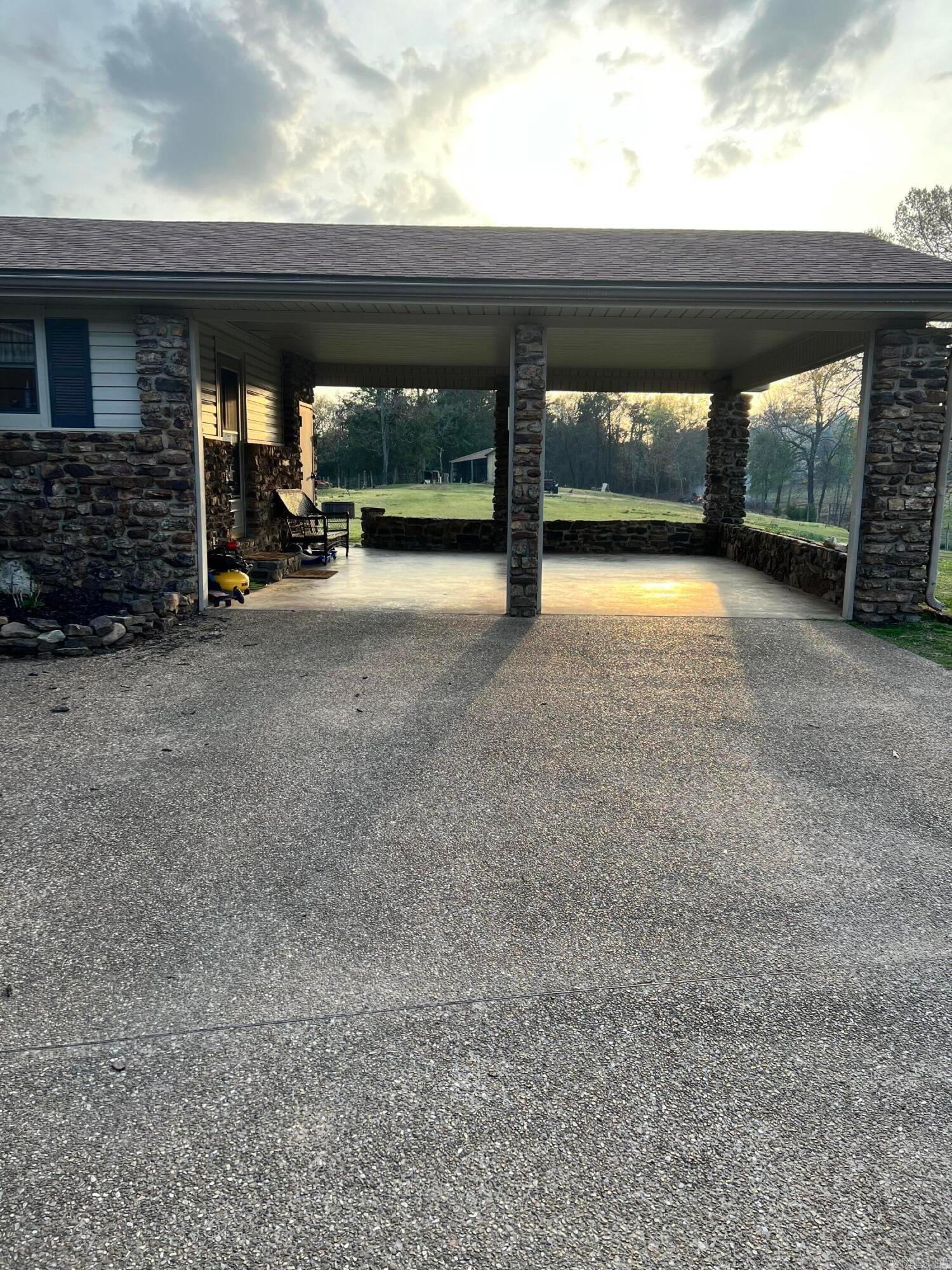 1174  County Road 3335  Clarksville, AR