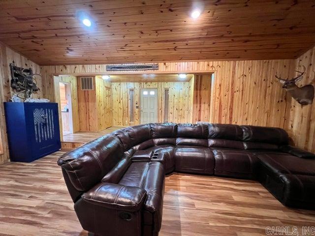 1174  County Road 3335  Clarksville, AR