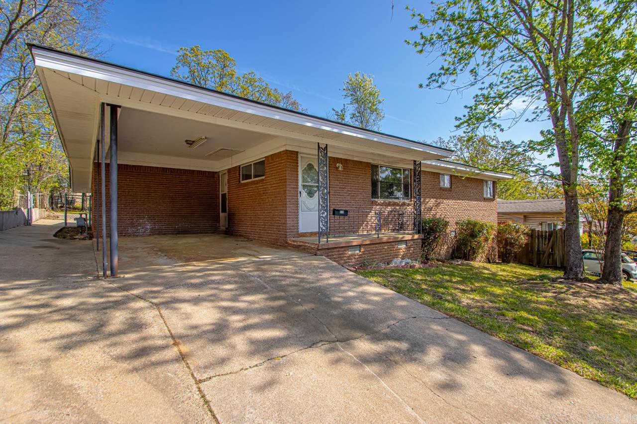 819 W 55th  North Little Rock, AR