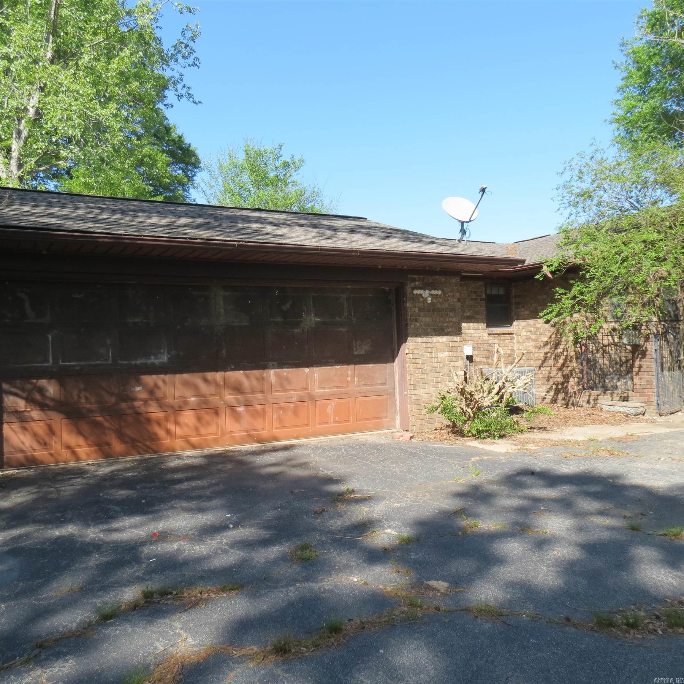 2176  Hwy 33  Almyra, AR
