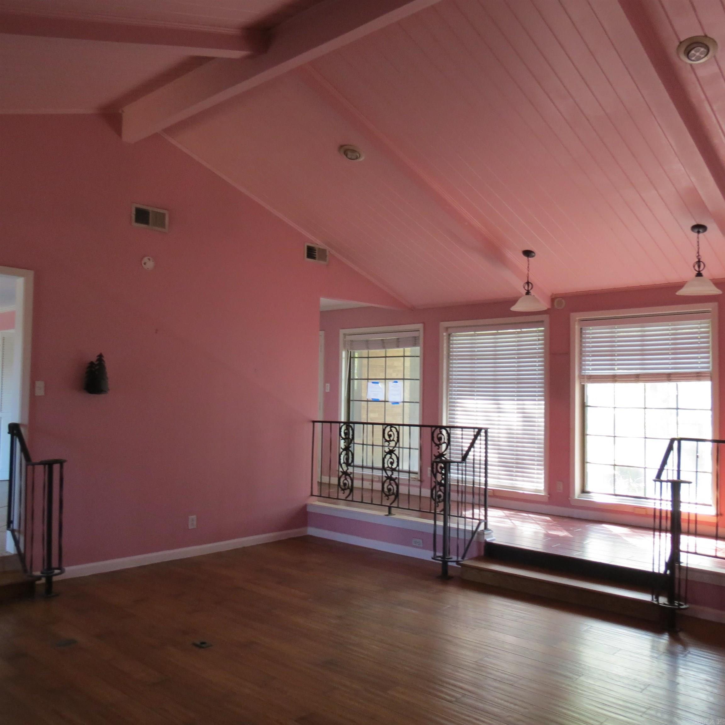 2176  Hwy 33  Almyra, AR