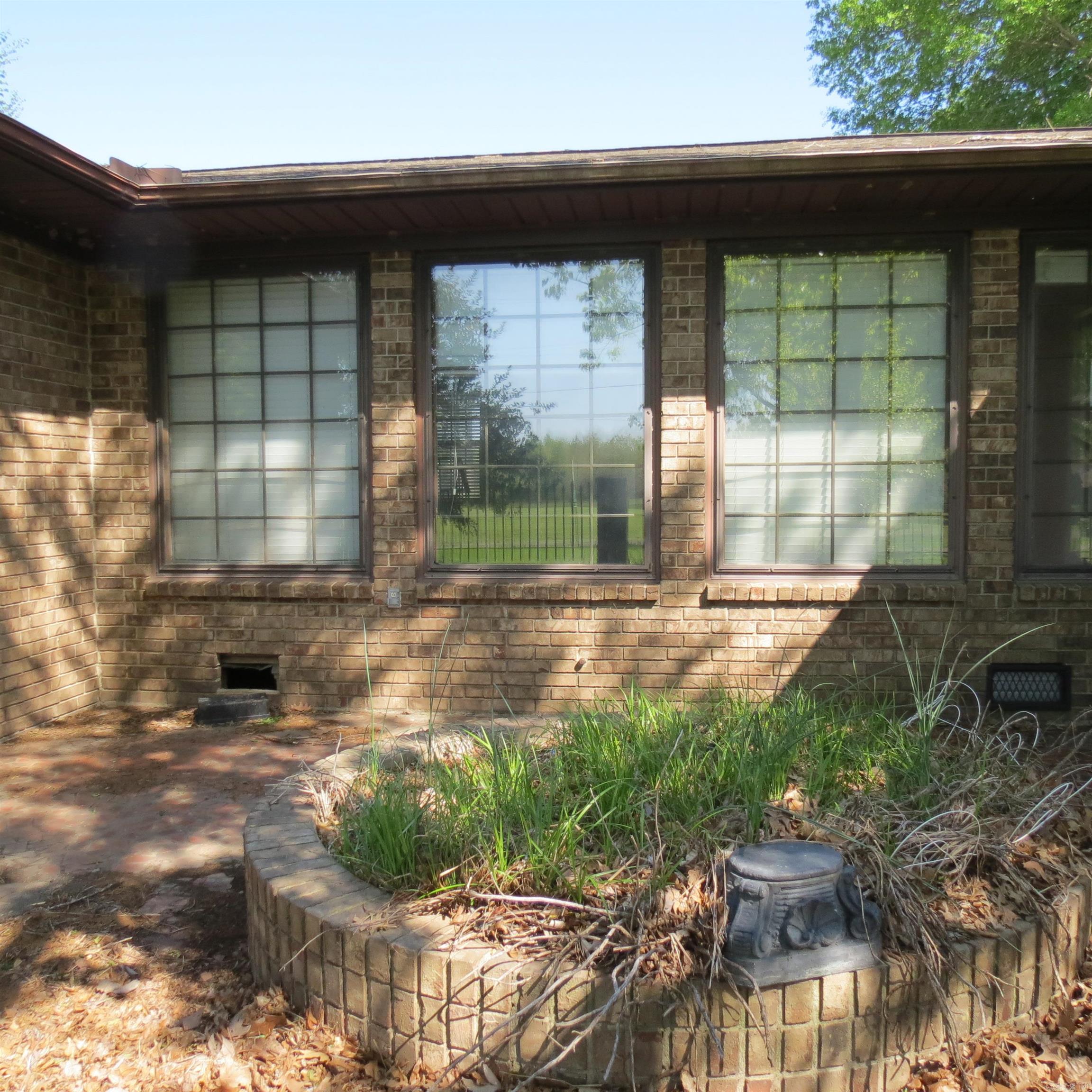 2176  Hwy 33  Almyra, AR
