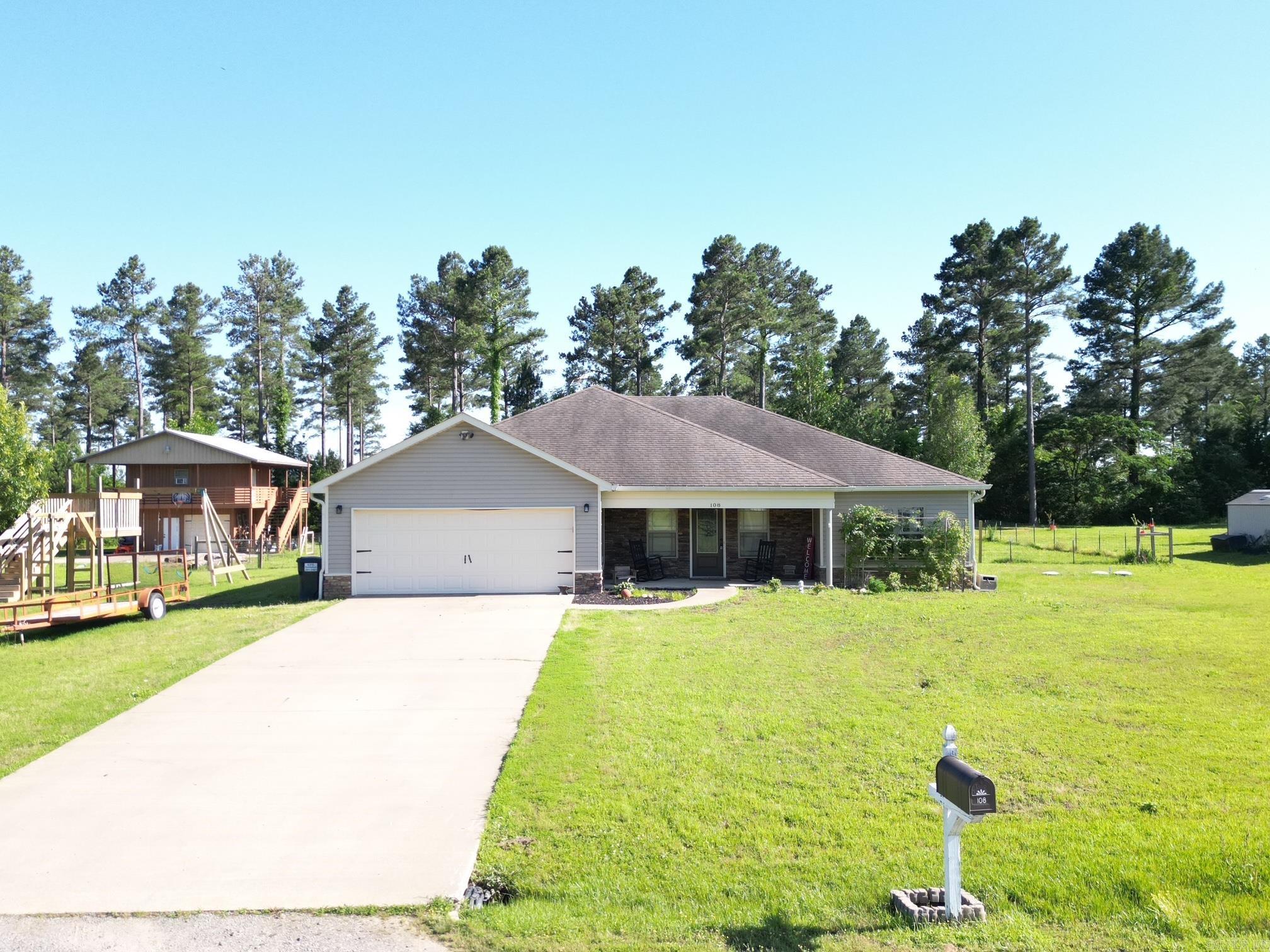 108  Crystal Valley  Searcy, AR