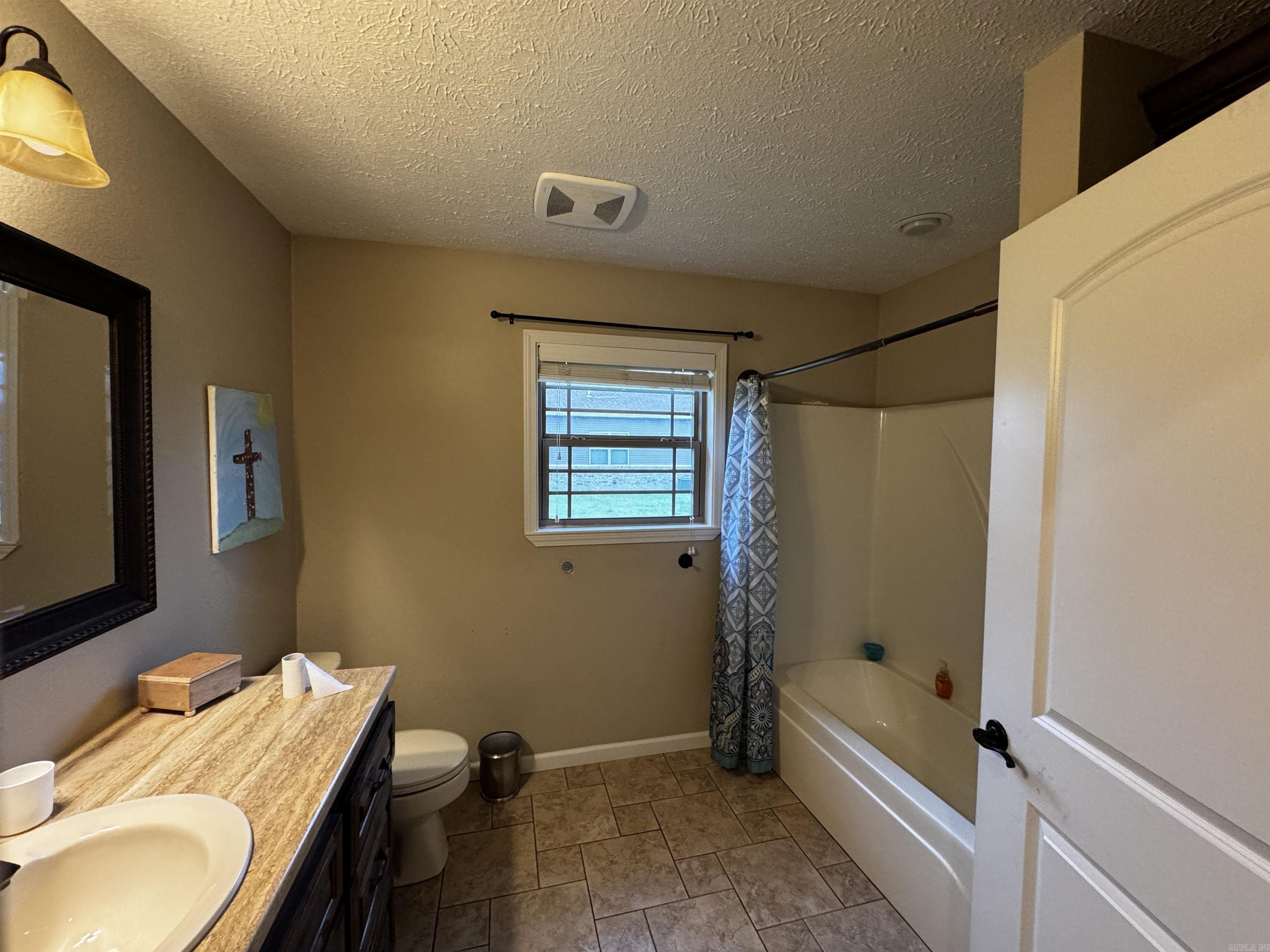 108  Crystal Valley  Searcy, AR