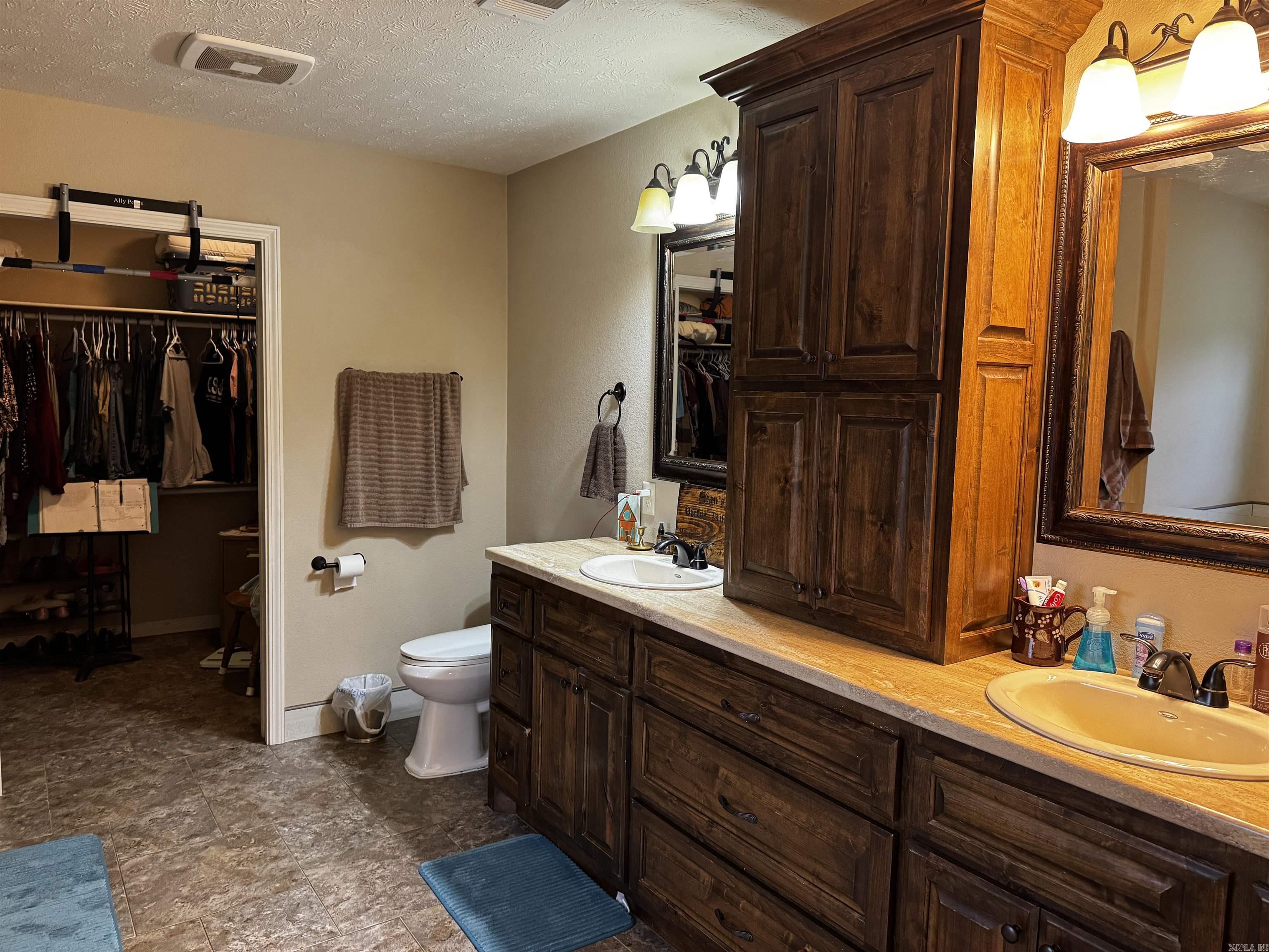 108  Crystal Valley  Searcy, AR