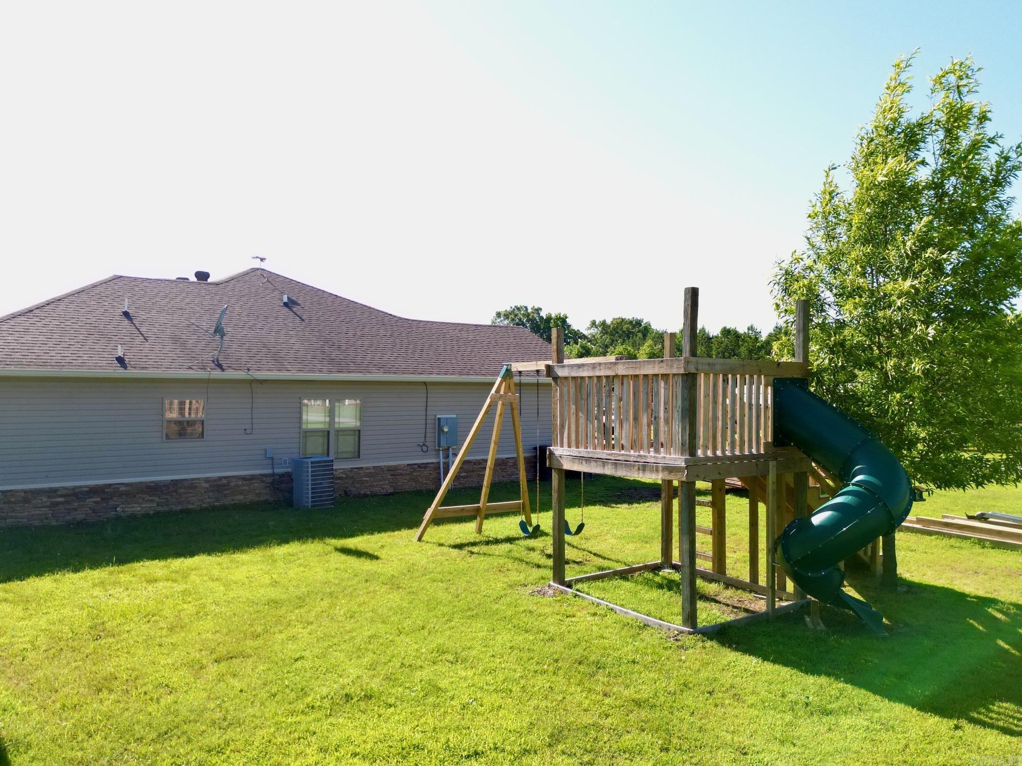 108  Crystal Valley  Searcy, AR