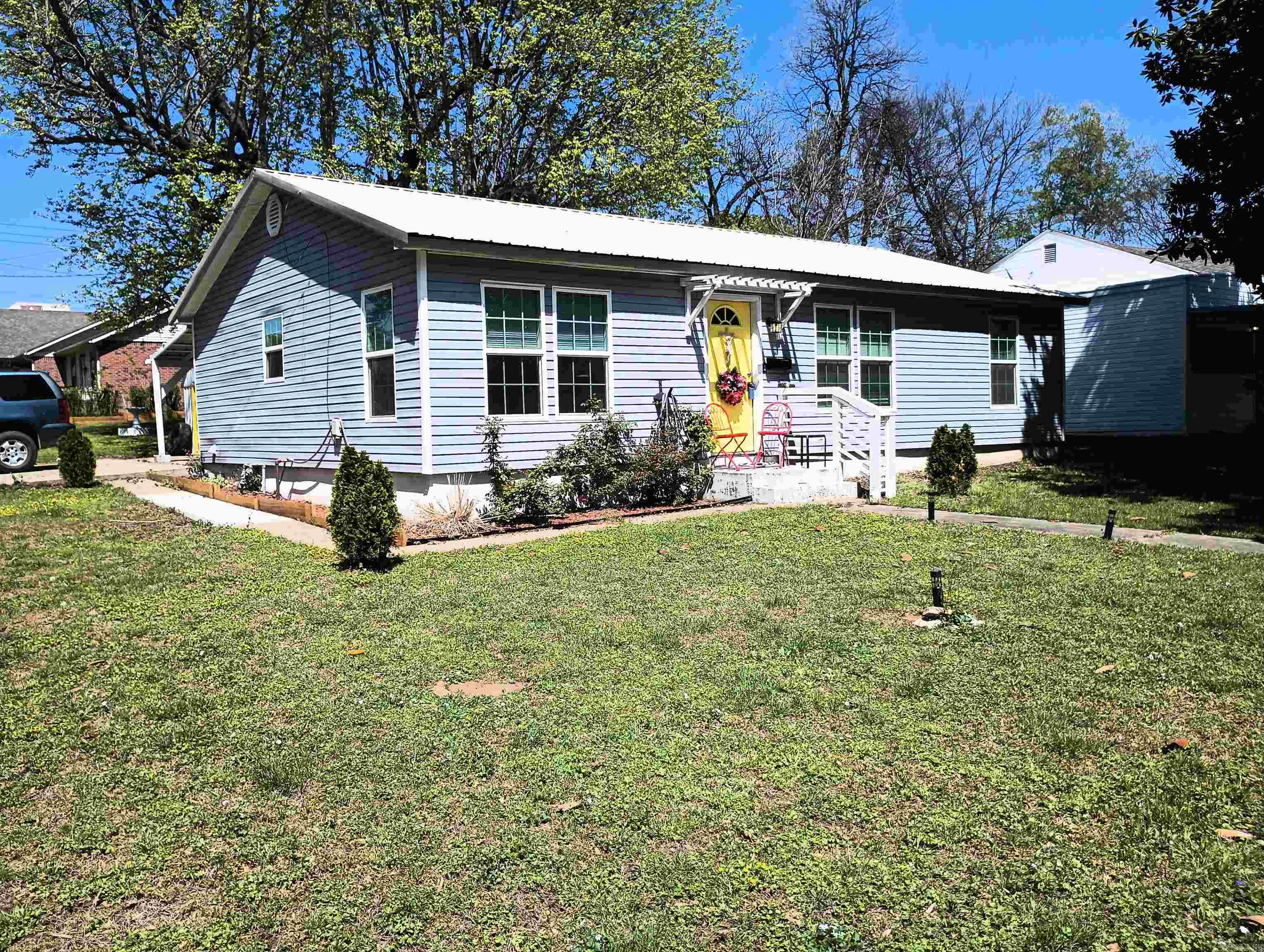 911 W Park  Paragould, AR