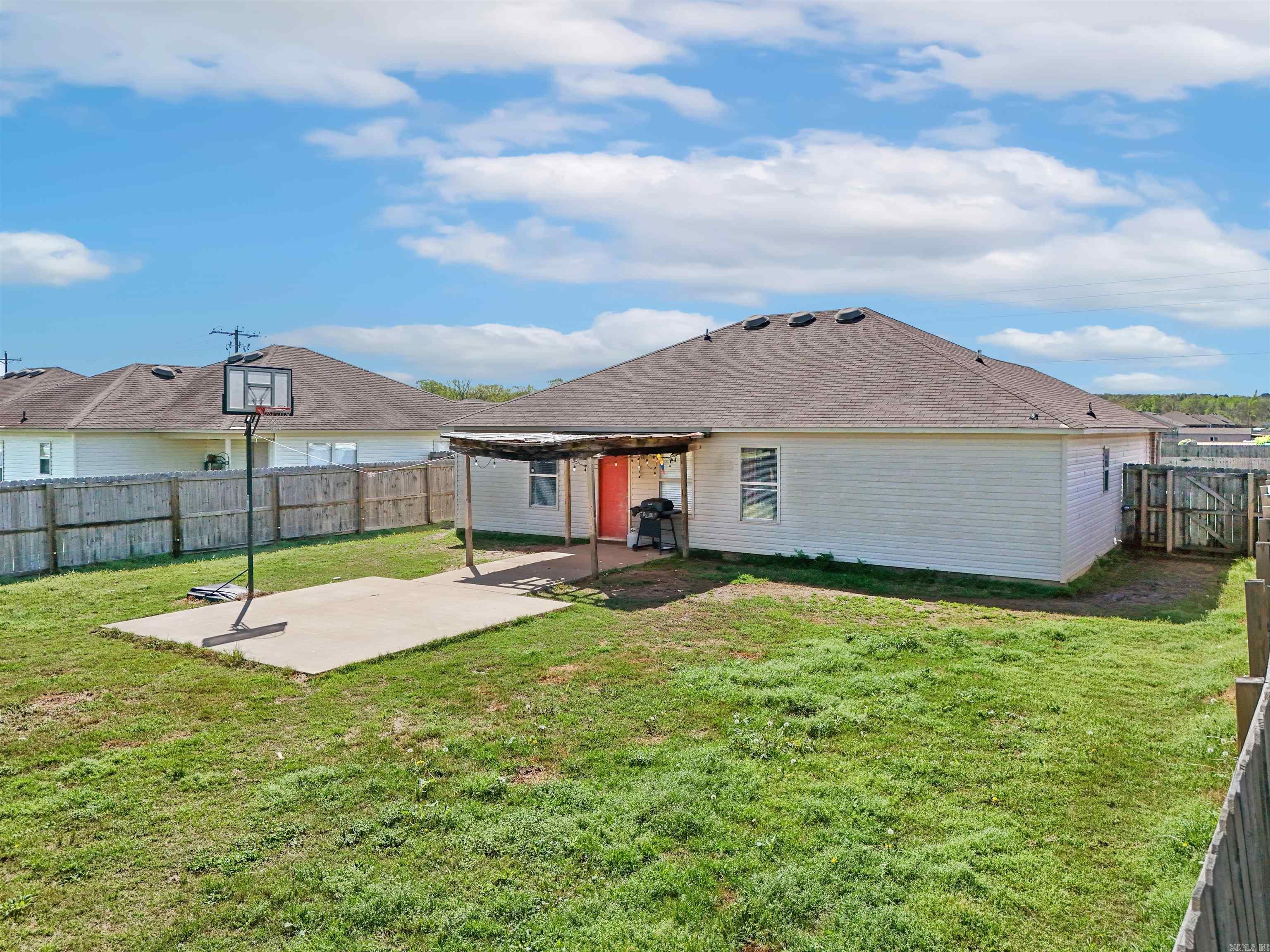 63  Wilson Farm Rd  Greenbrier, AR