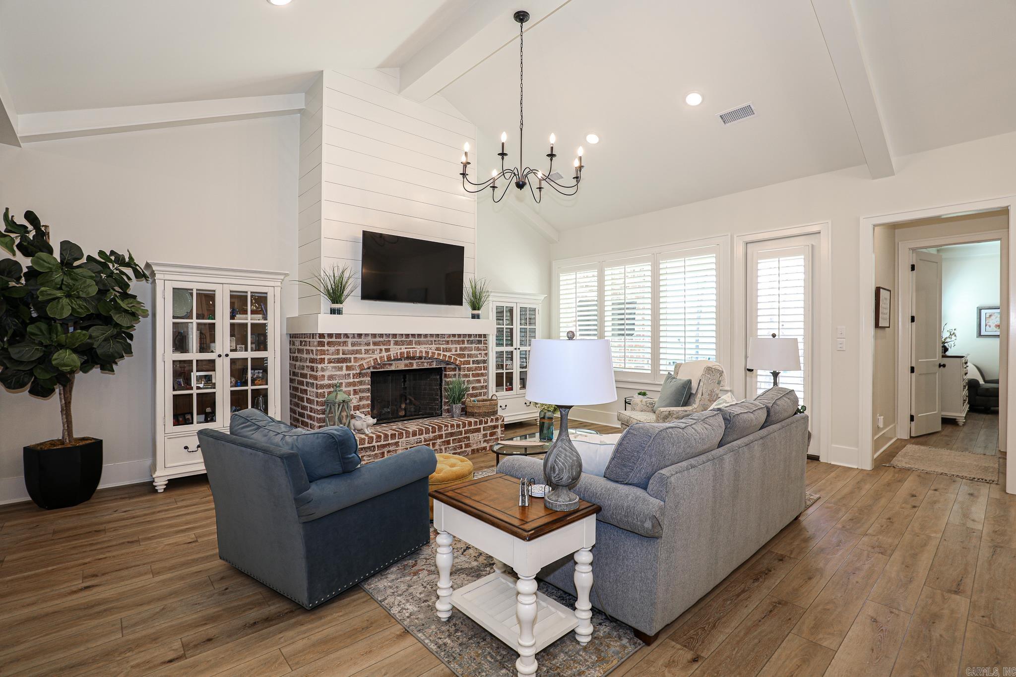 1519  SAWTOOTH  Benton, AR