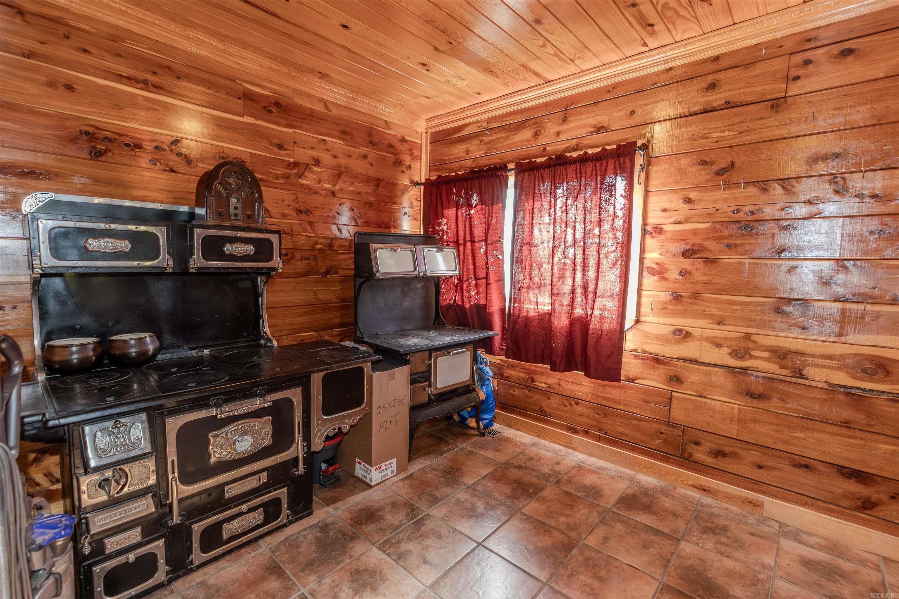 208  Mountain  Perryville, AR