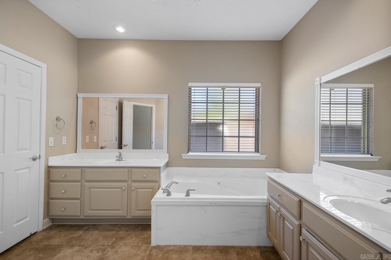112  Mountain Valley  Maumelle, AR