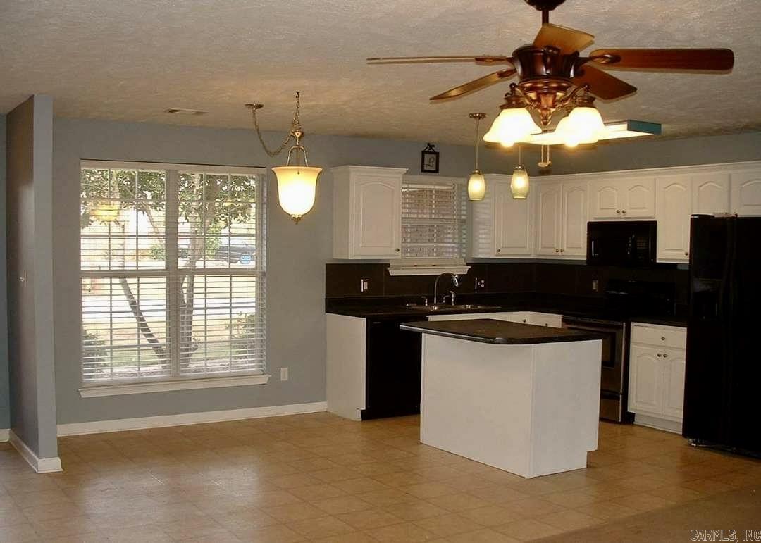 2705  makenzie  Conway, AR