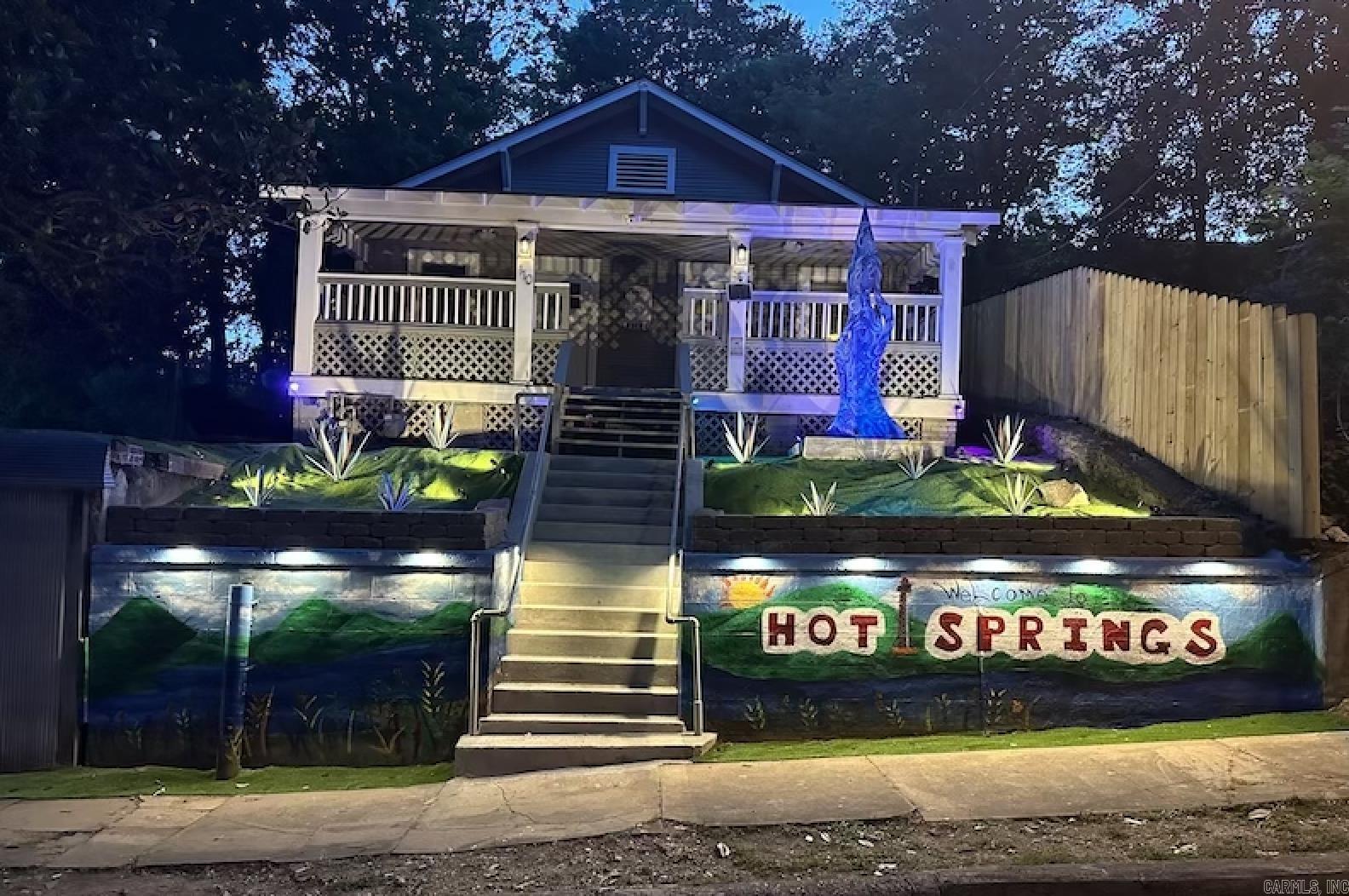 110  Palm  Hot Springs, AR