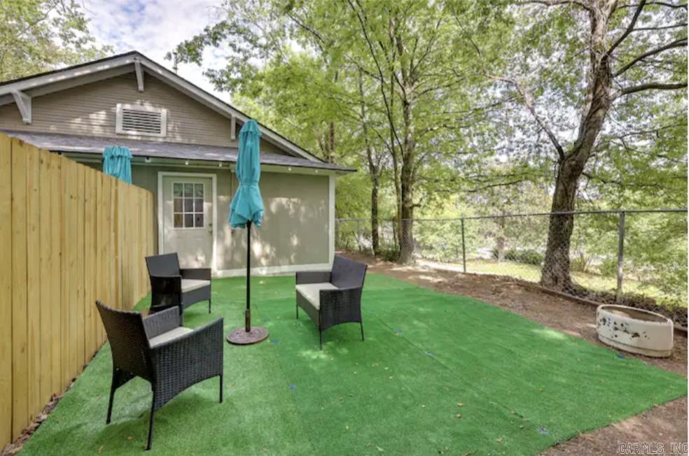110  Palm  Hot Springs, AR