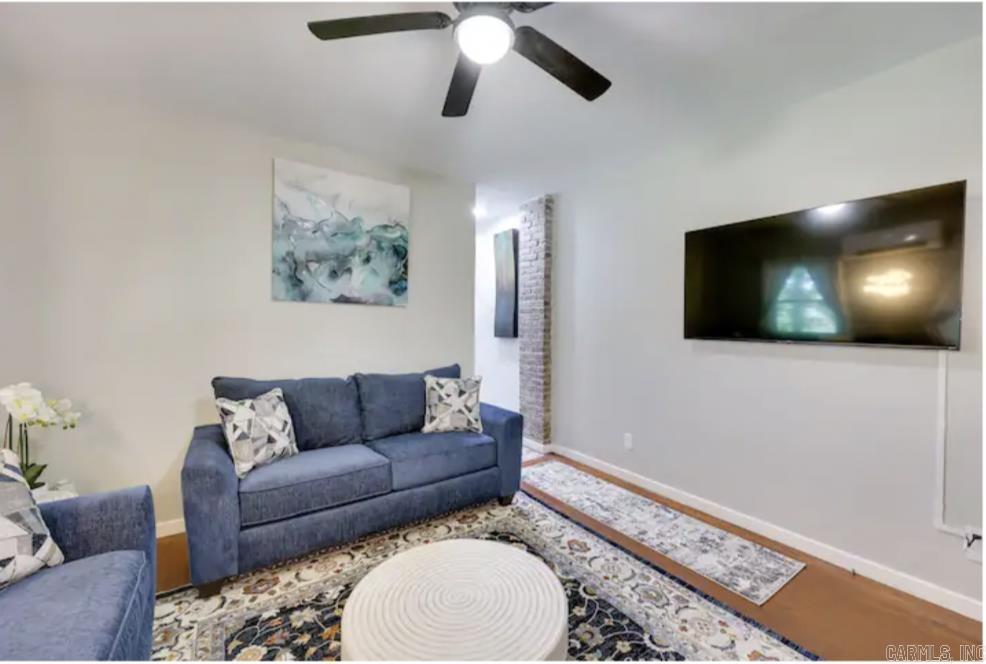 110  Palm  Hot Springs, AR