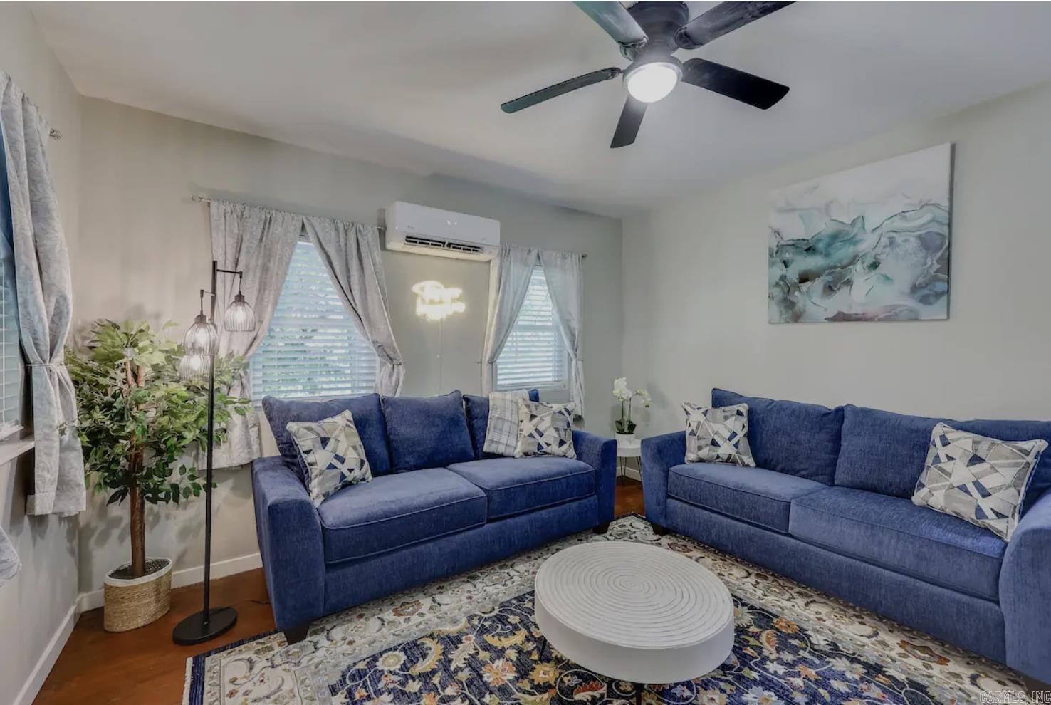 110  Palm  Hot Springs, AR