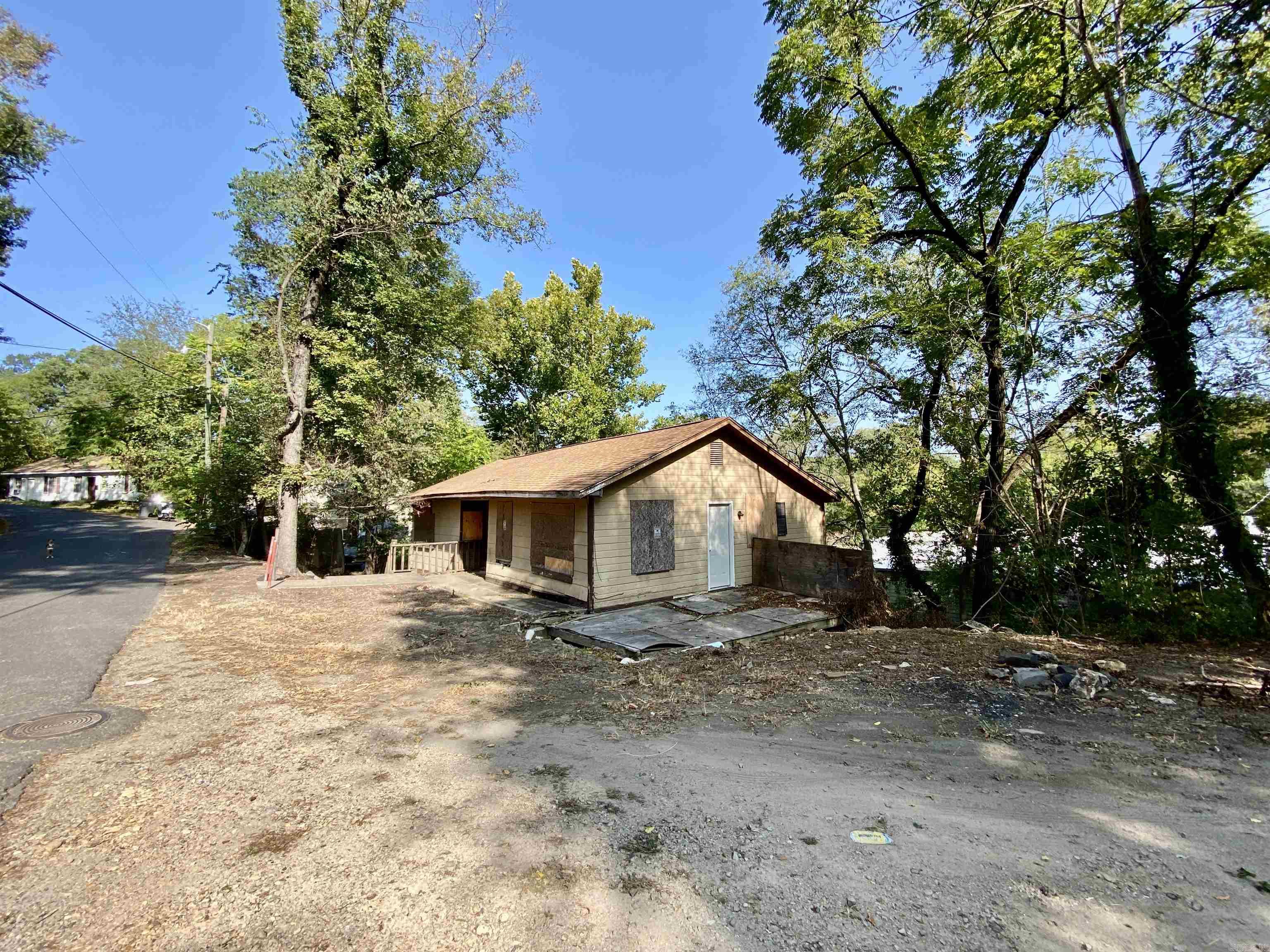 111  Shadow  Hot Springs, AR