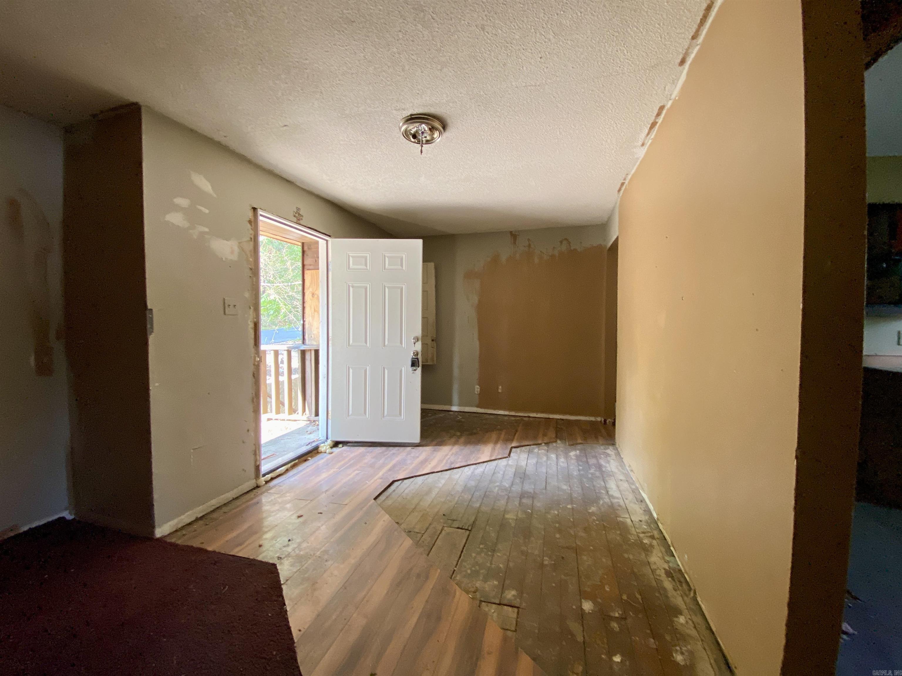111  Shadow  Hot Springs, AR
