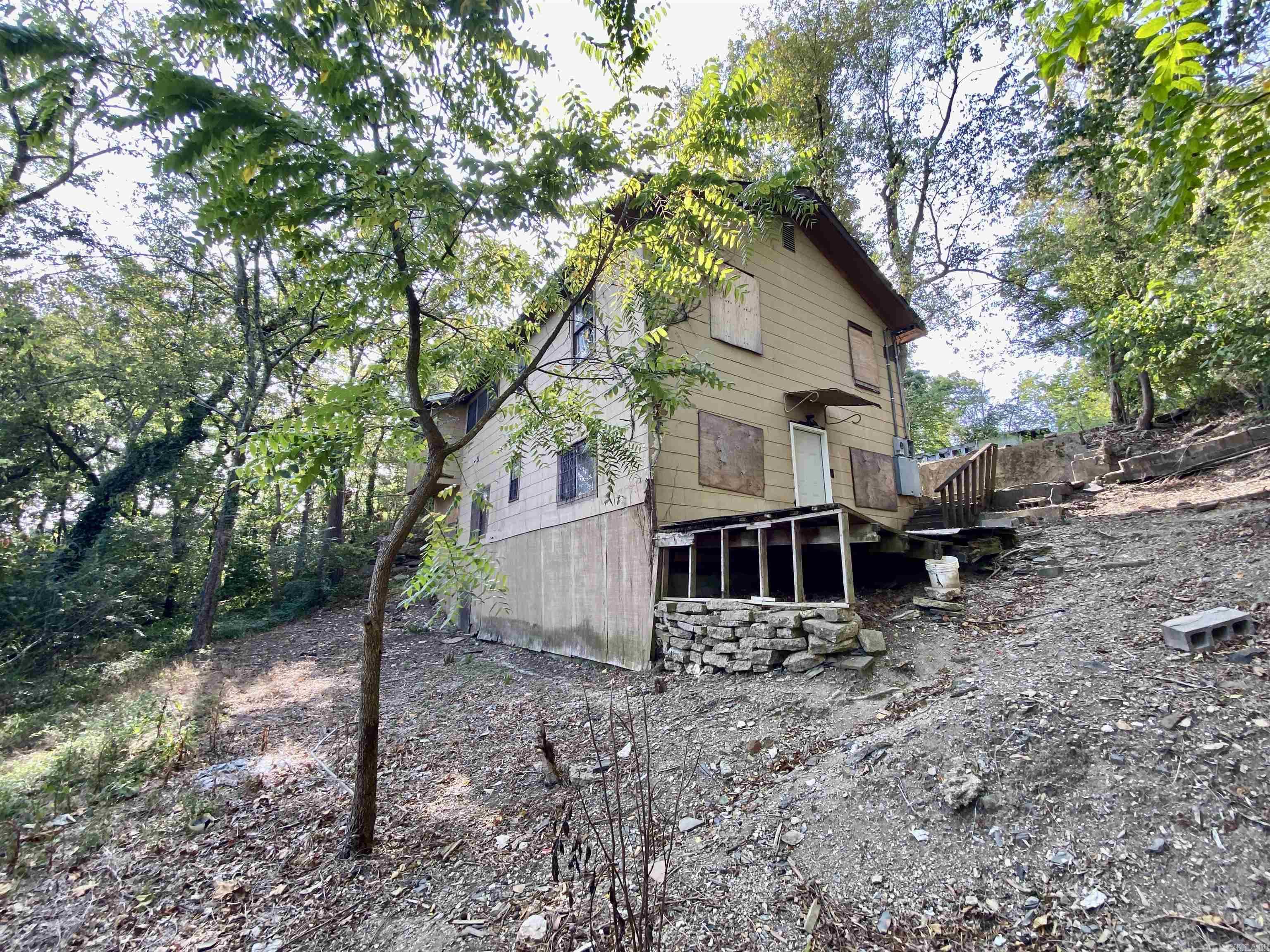 111  Shadow  Hot Springs, AR