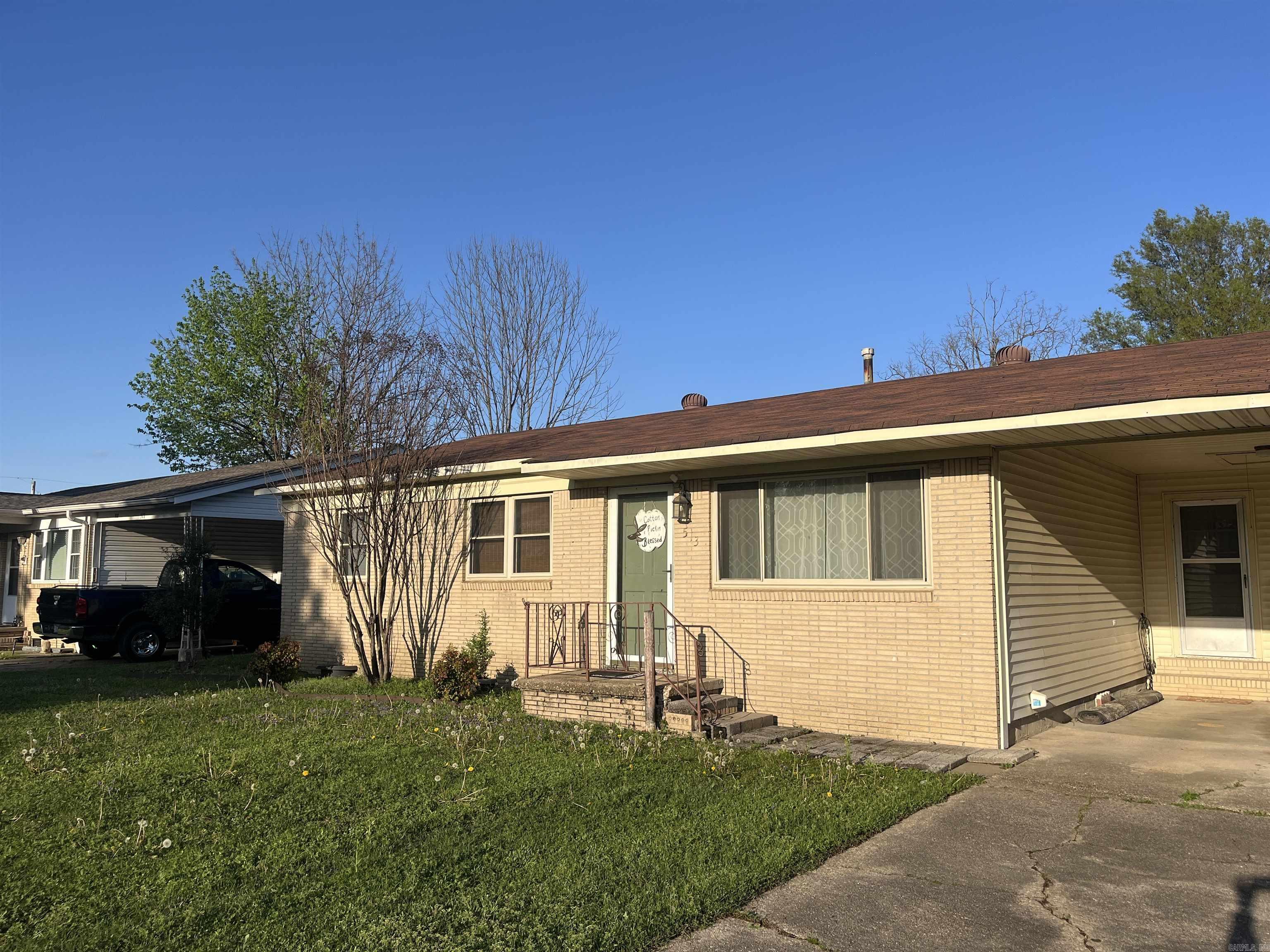 513 N 9 1/2  Paragould, AR