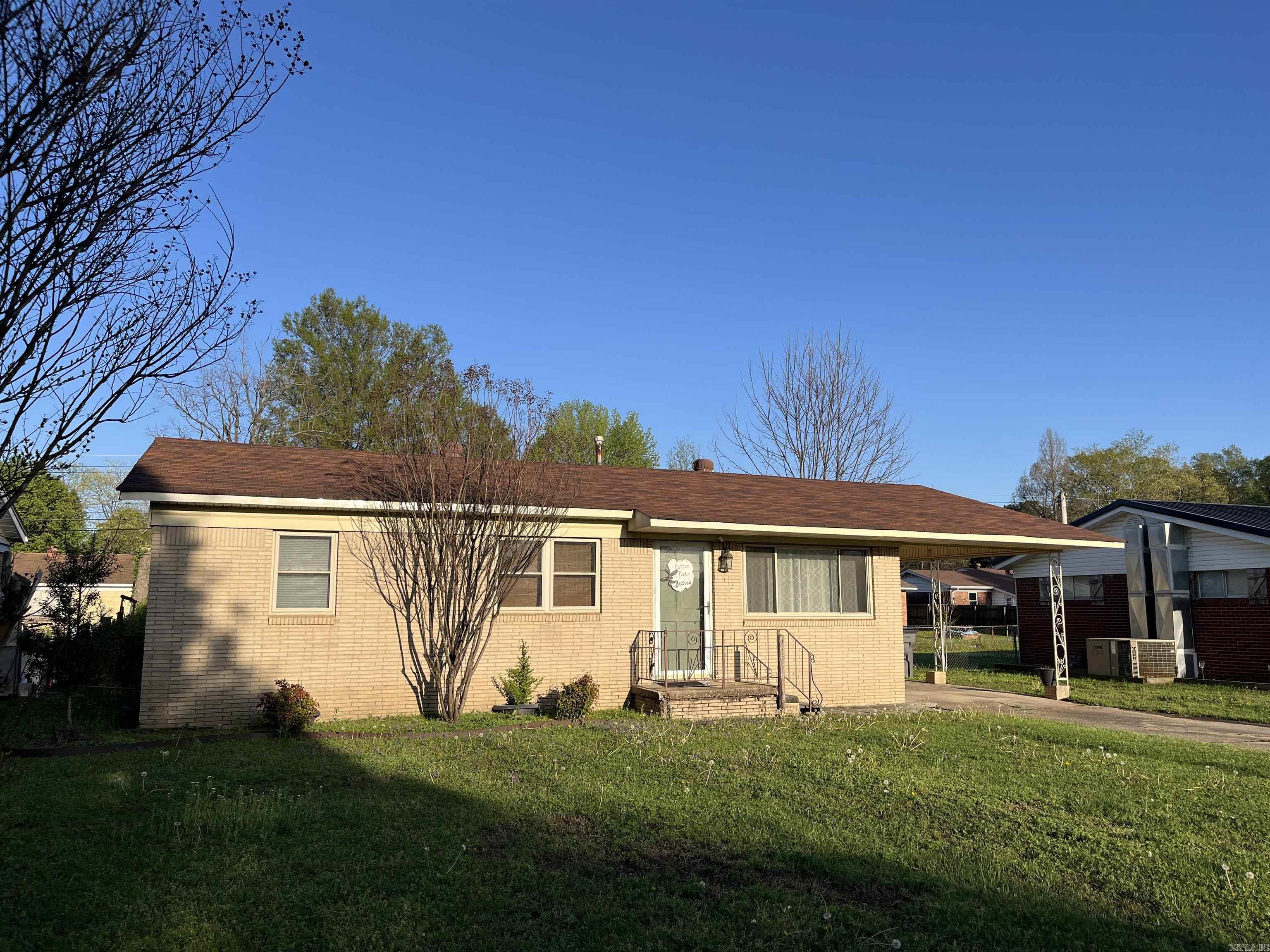 513 N 9 1/2  Paragould, AR