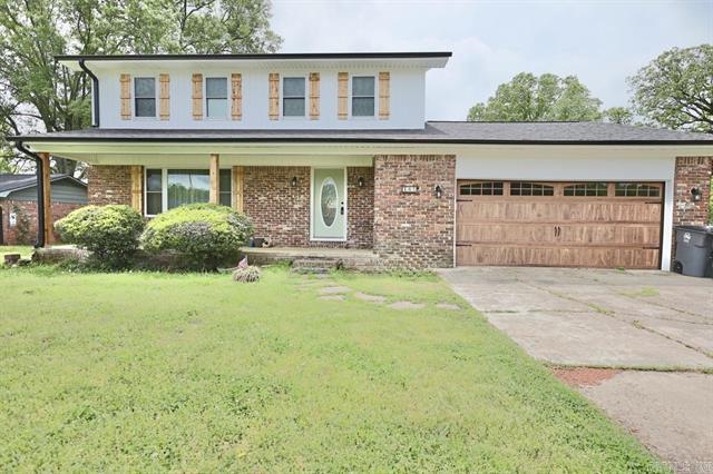 102  Windsor  Hot Springs, AR