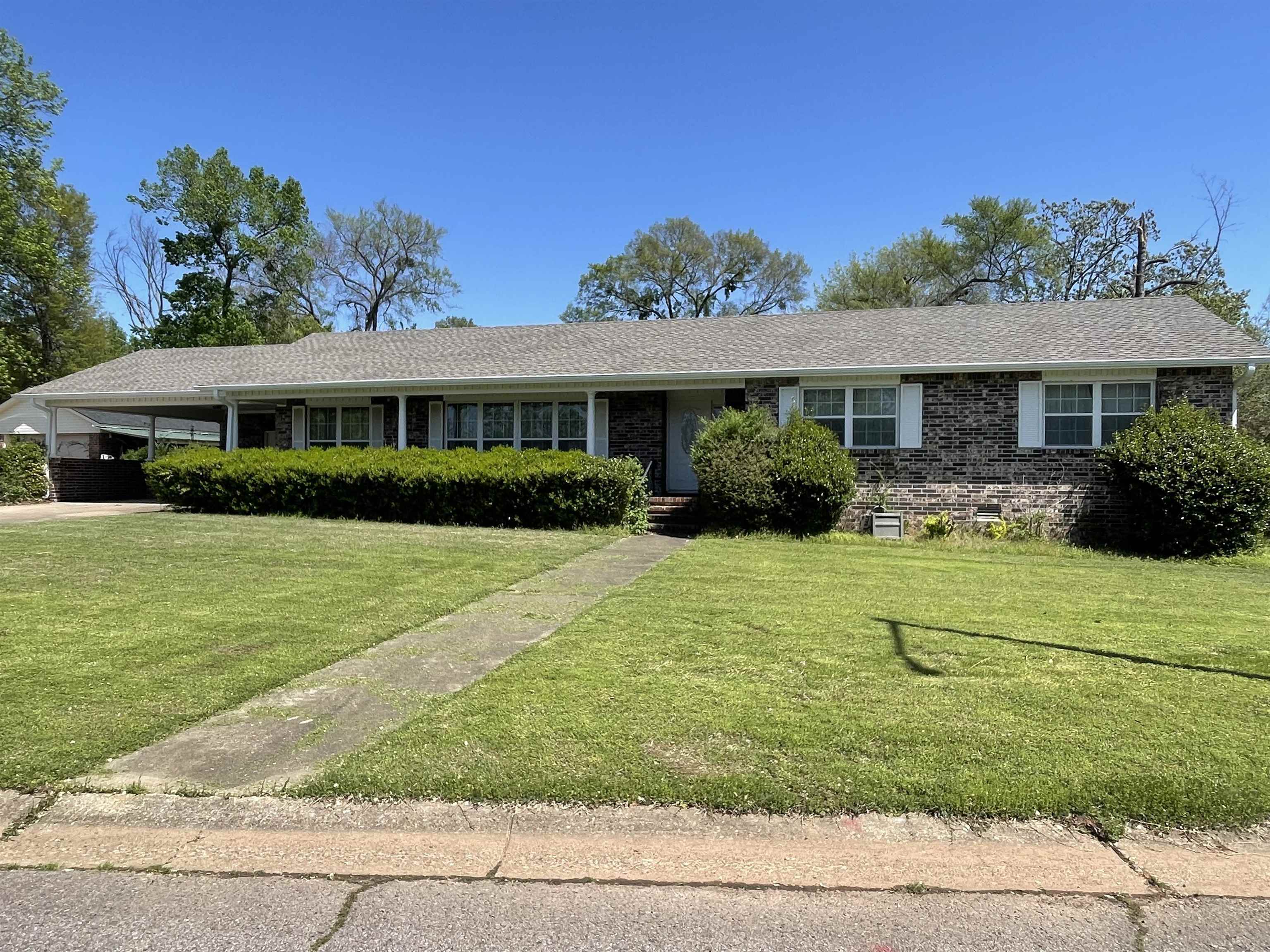 15  Briarwood  Clarksville City, AR