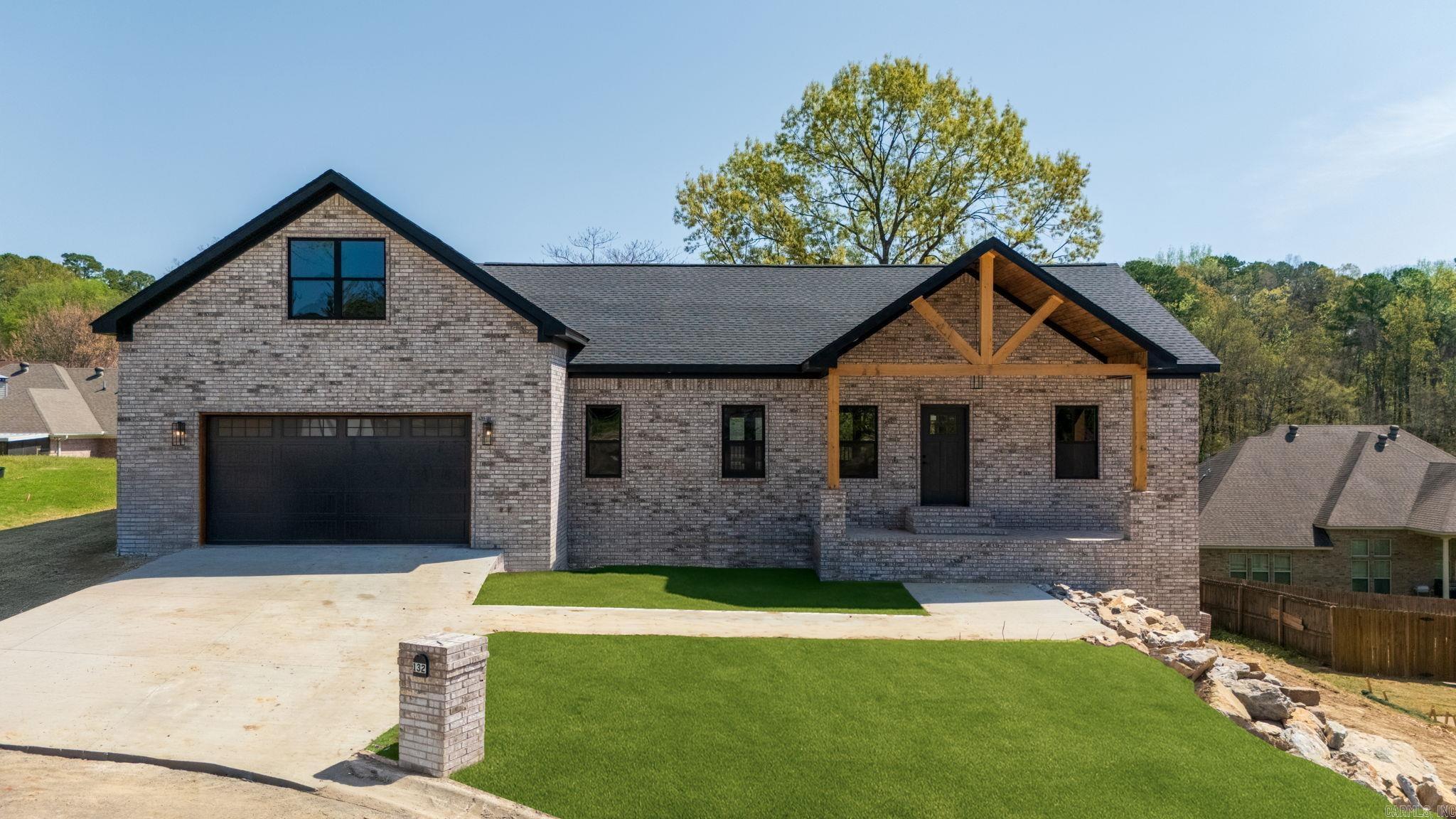 132  Lombard  Hot Springs, AR