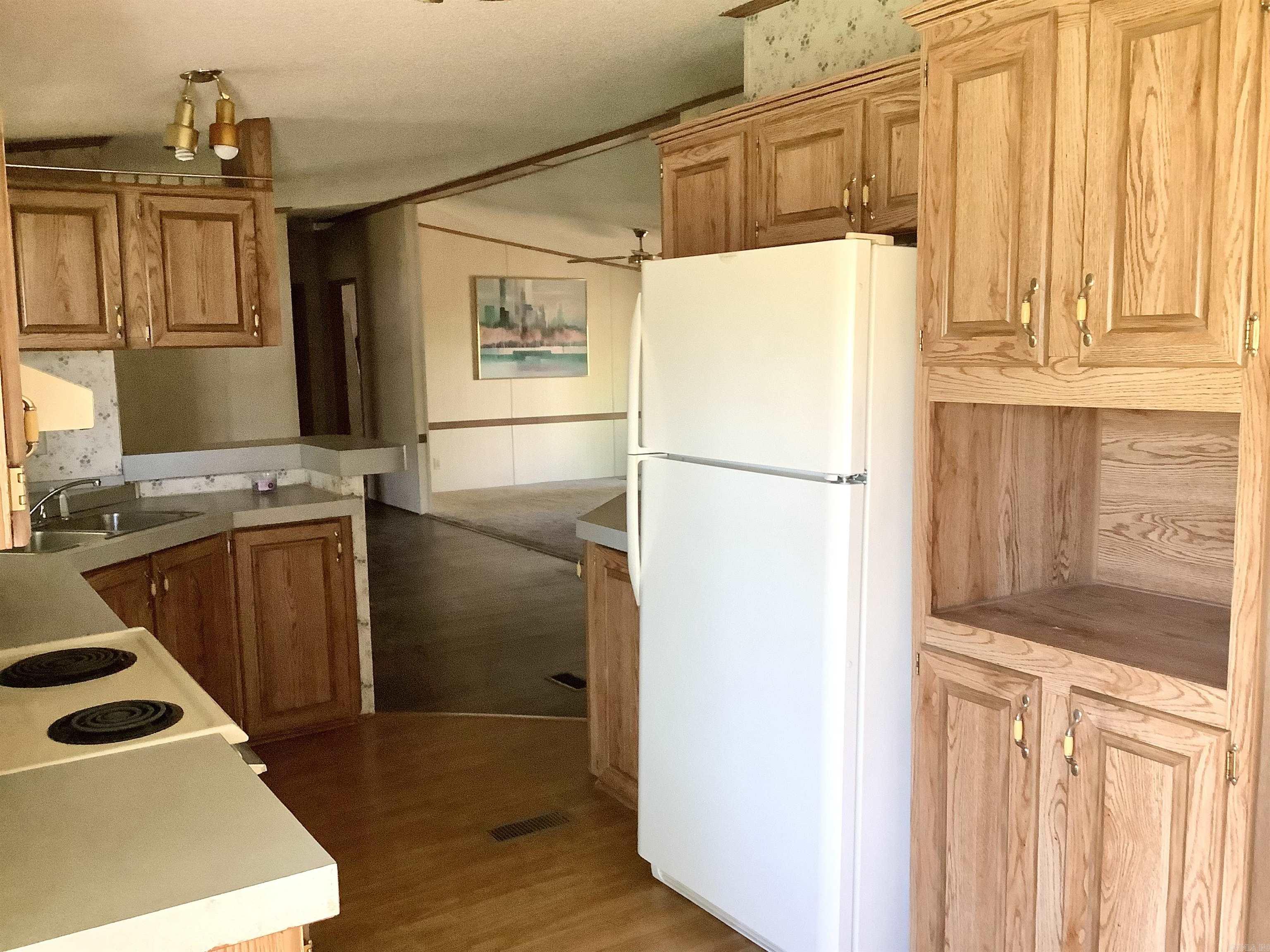 217  Iroquois  Royal, AR