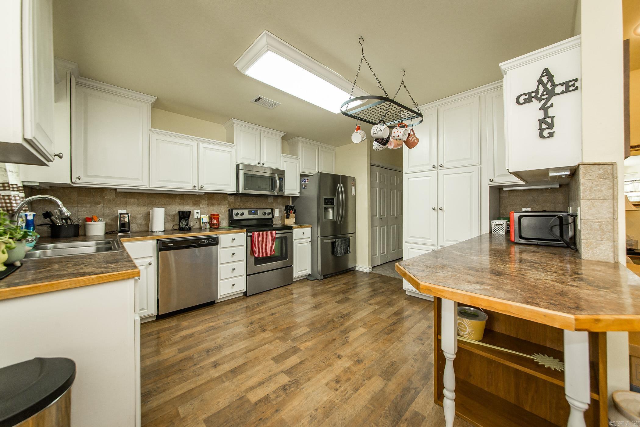 8  Cross  Mayflower, AR