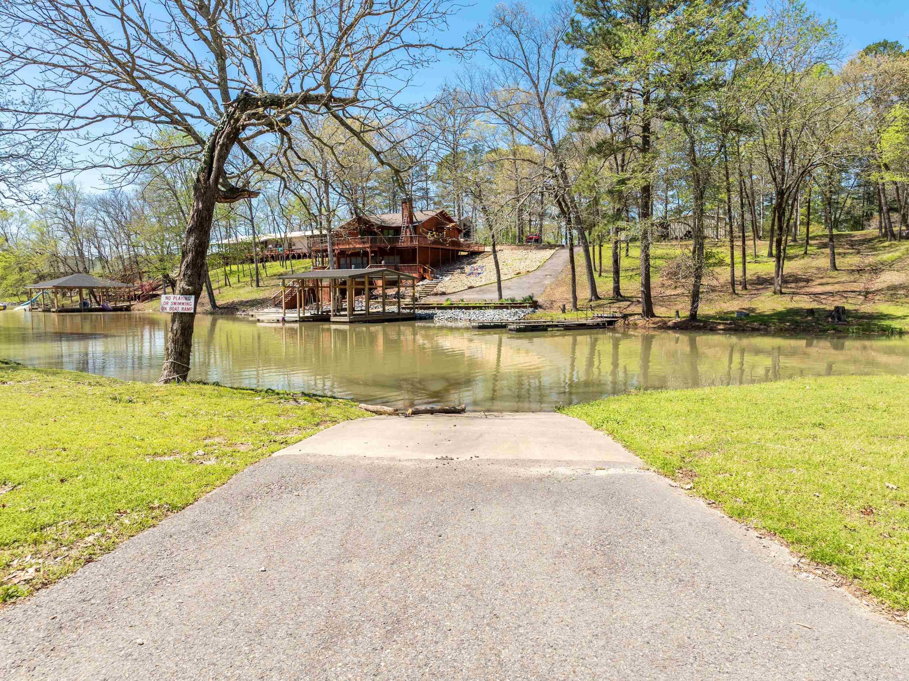 136  Shady Oak  Hot Springs, AR