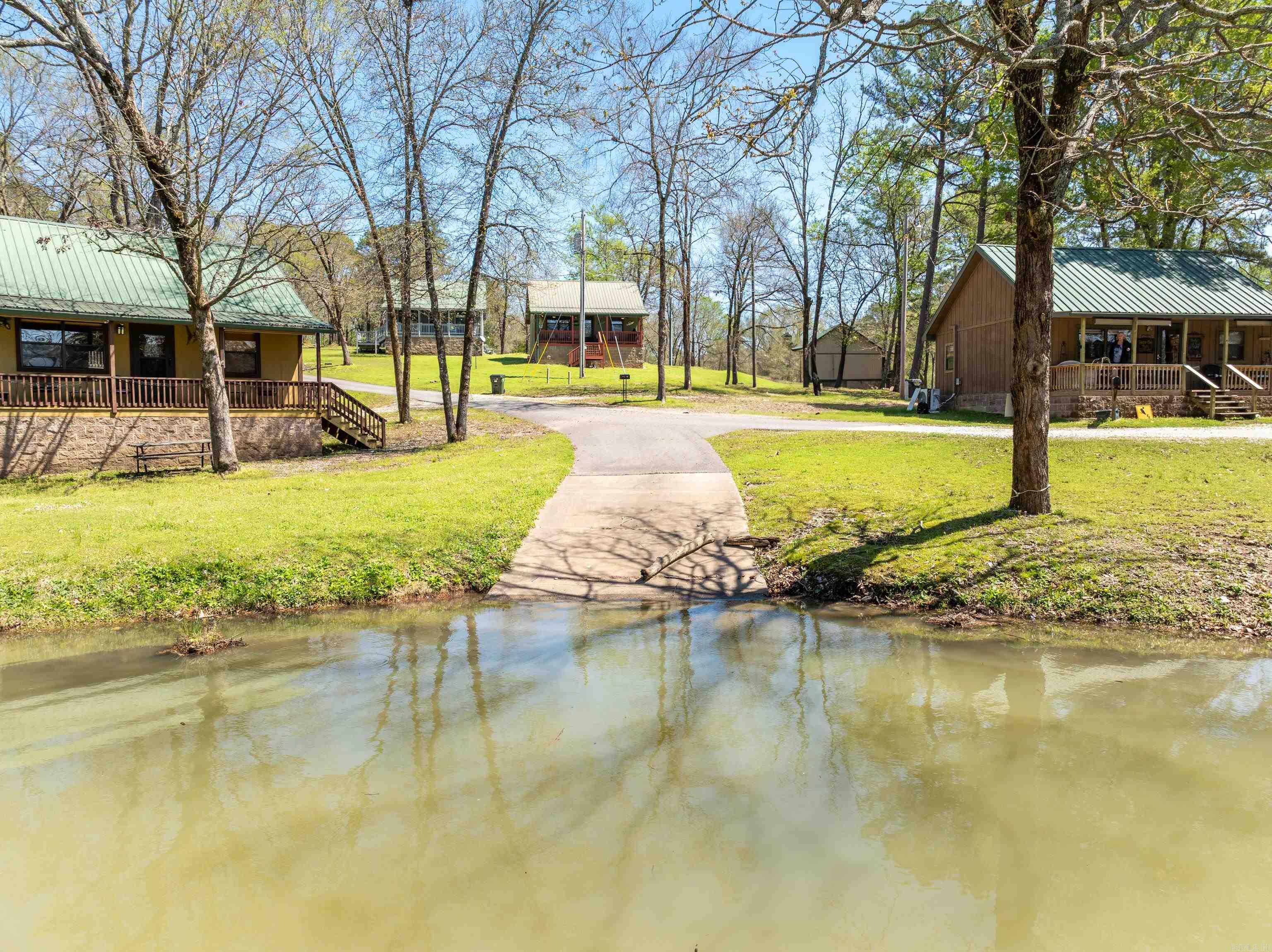136  Shady Oak  Hot Springs, AR