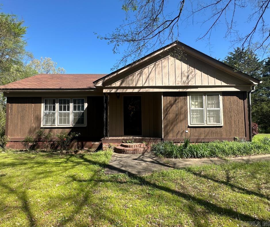 1014  N 3RD ST  Morrilton, AR