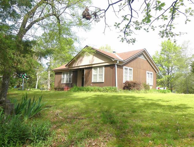 1014  N 3RD ST  Morrilton, AR