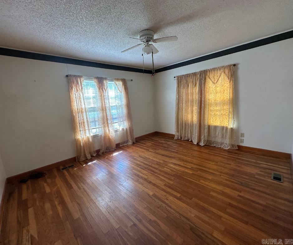 1014  N 3RD ST  Morrilton, AR