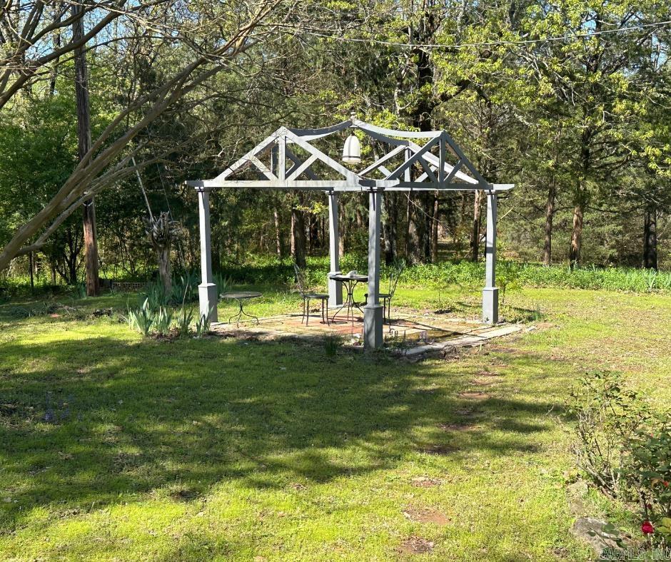 1014  N 3RD ST  Morrilton, AR