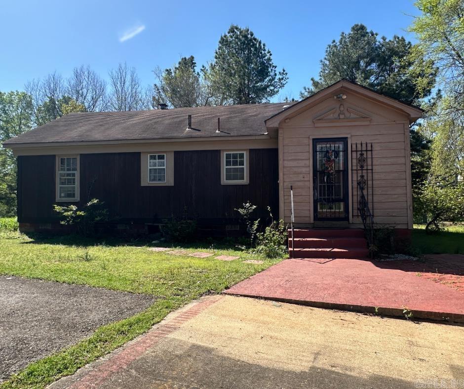 1014  N 3RD ST  Morrilton, AR