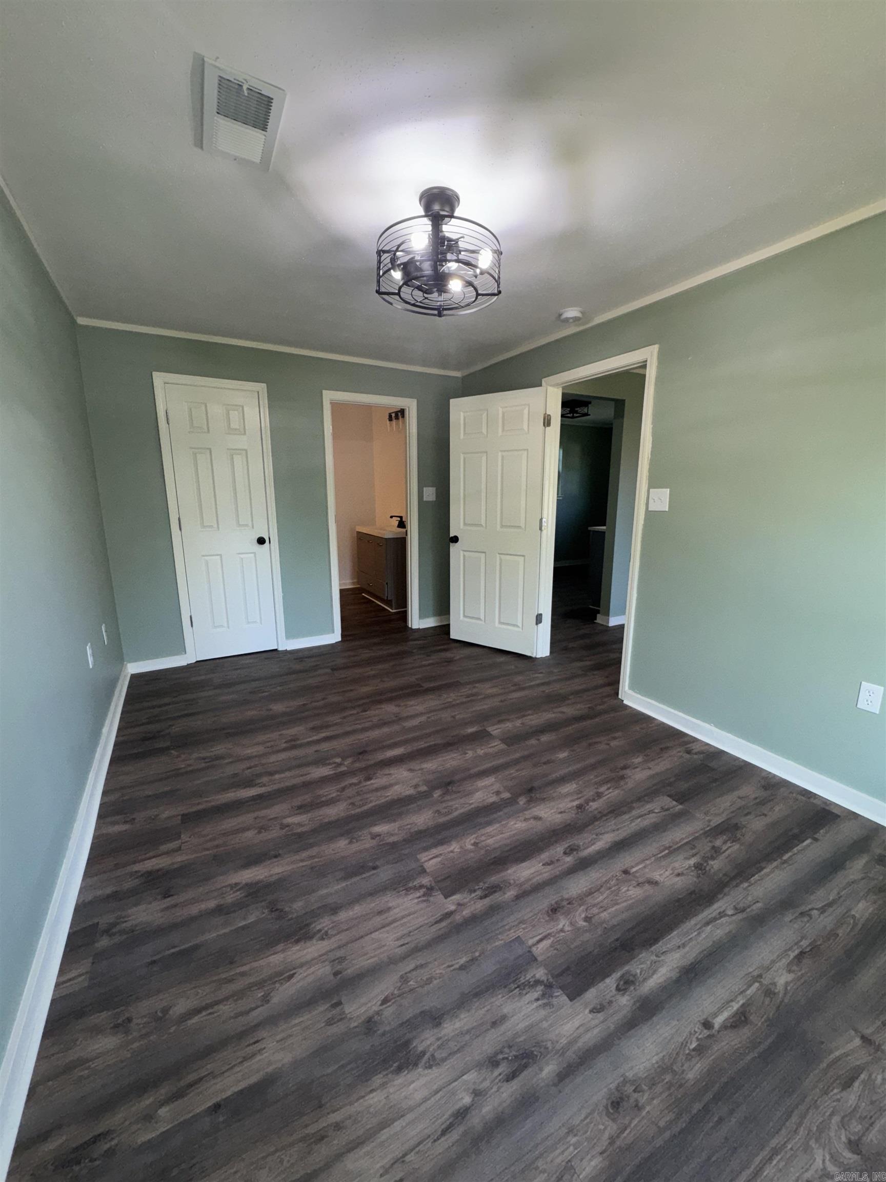 724 W Hazel St  Benton, AR